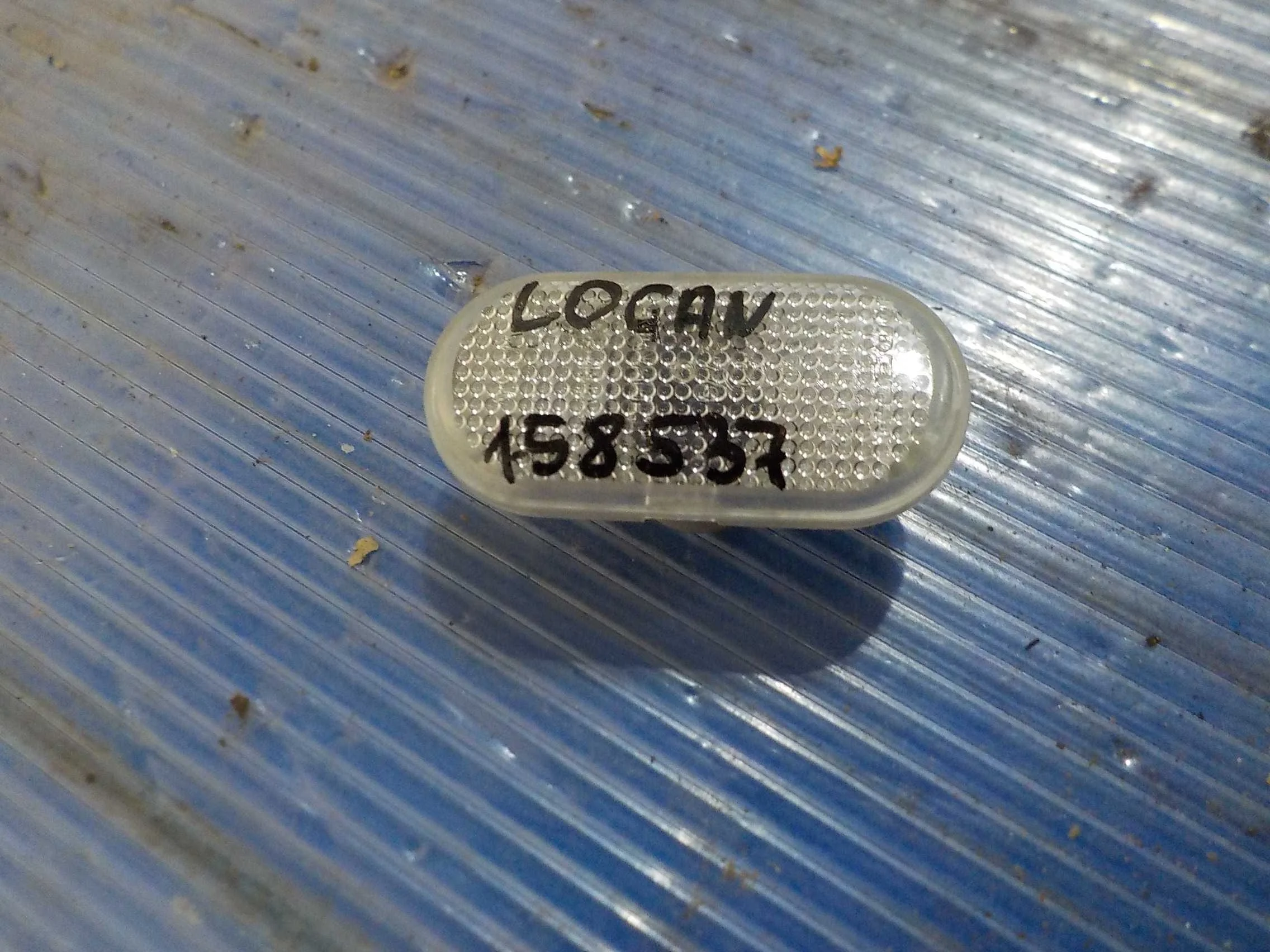 Повторитель в крыло Renault Logan I (2004—2009)