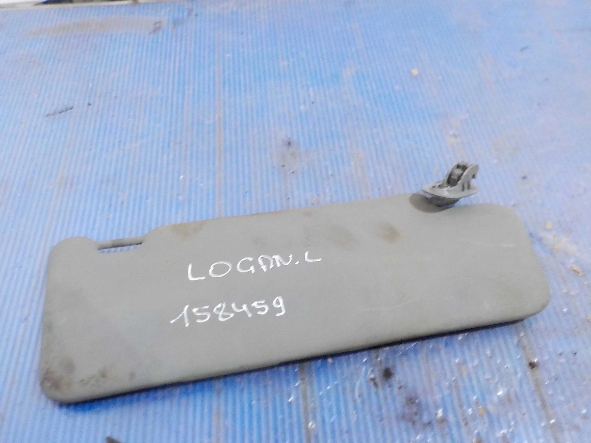 козырек Renault Sandero I (2009—2014)  Лево