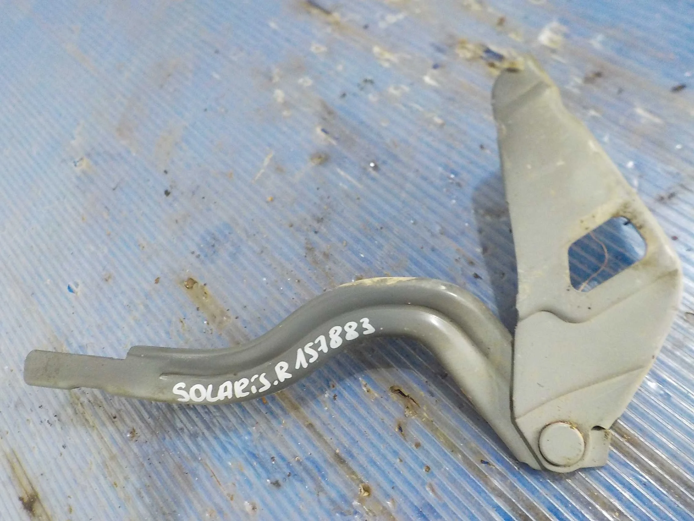 Петля крышки багажника Hyundai Solaris I (2010—2014)  Право