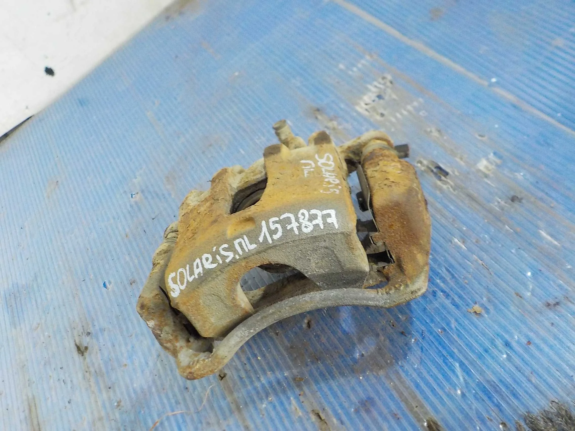 суппорт Hyundai Solaris I (2010—2014) Перед Лево