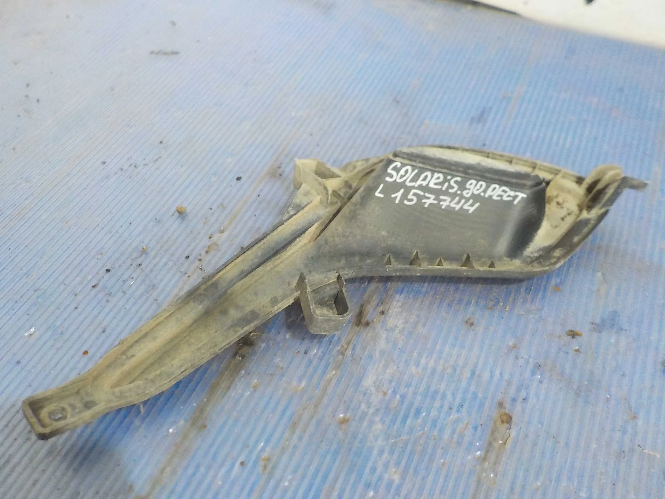 накладка на бампер Hyundai Solaris I (2010—2014) Перед Лево