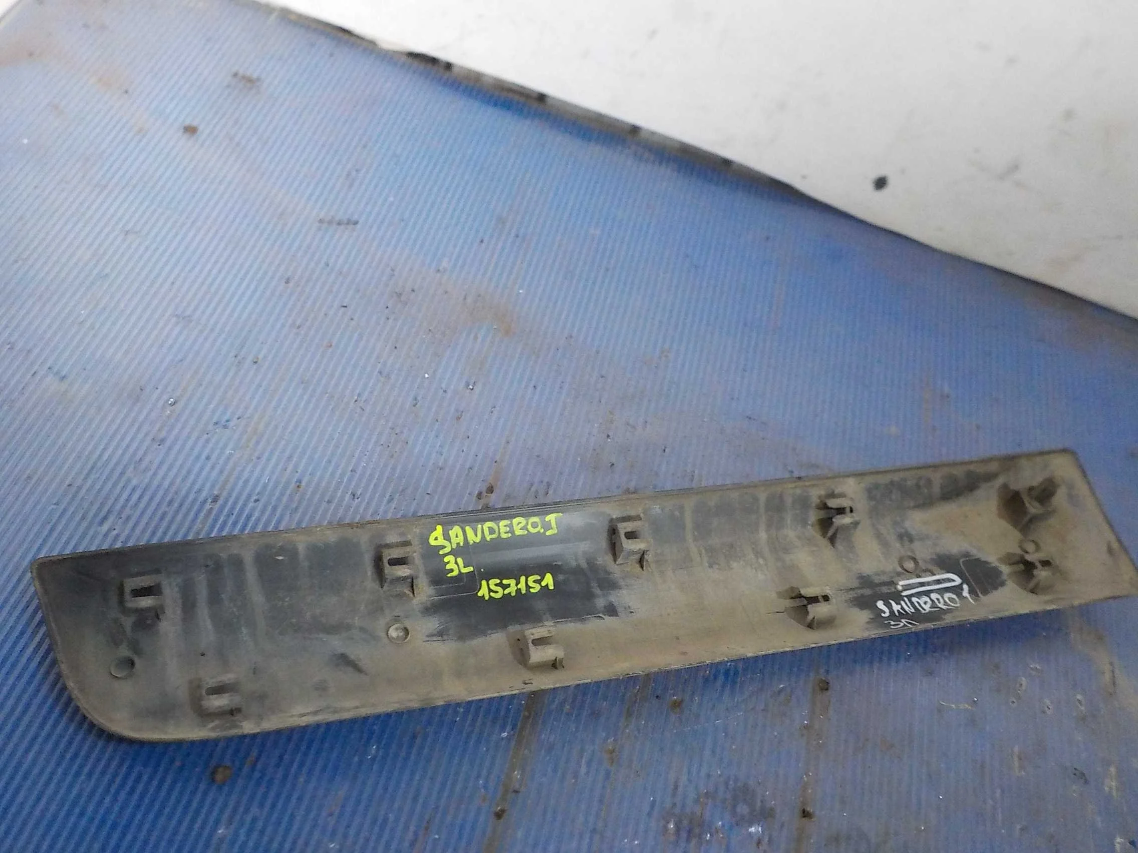 Накладка на дверь Renault Sandero I (2009—2014) Зад Лево