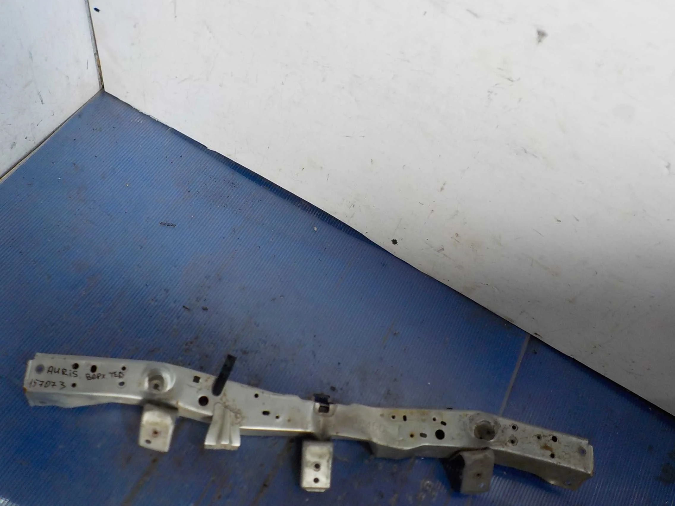 Телевизор Toyota Auris E150 (2006—2010)