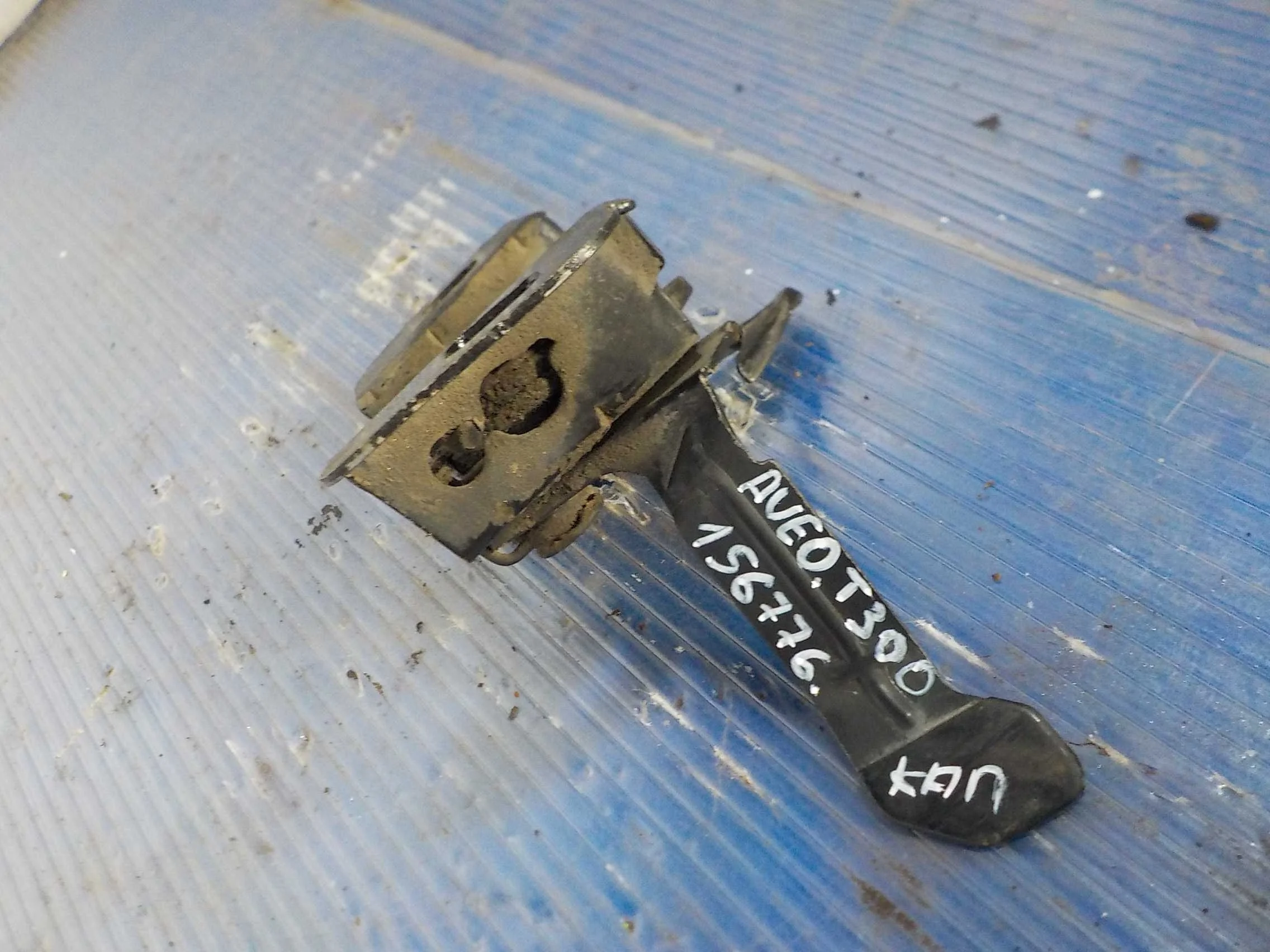 Замок капота Chevrolet Aveo II (2011—2020)