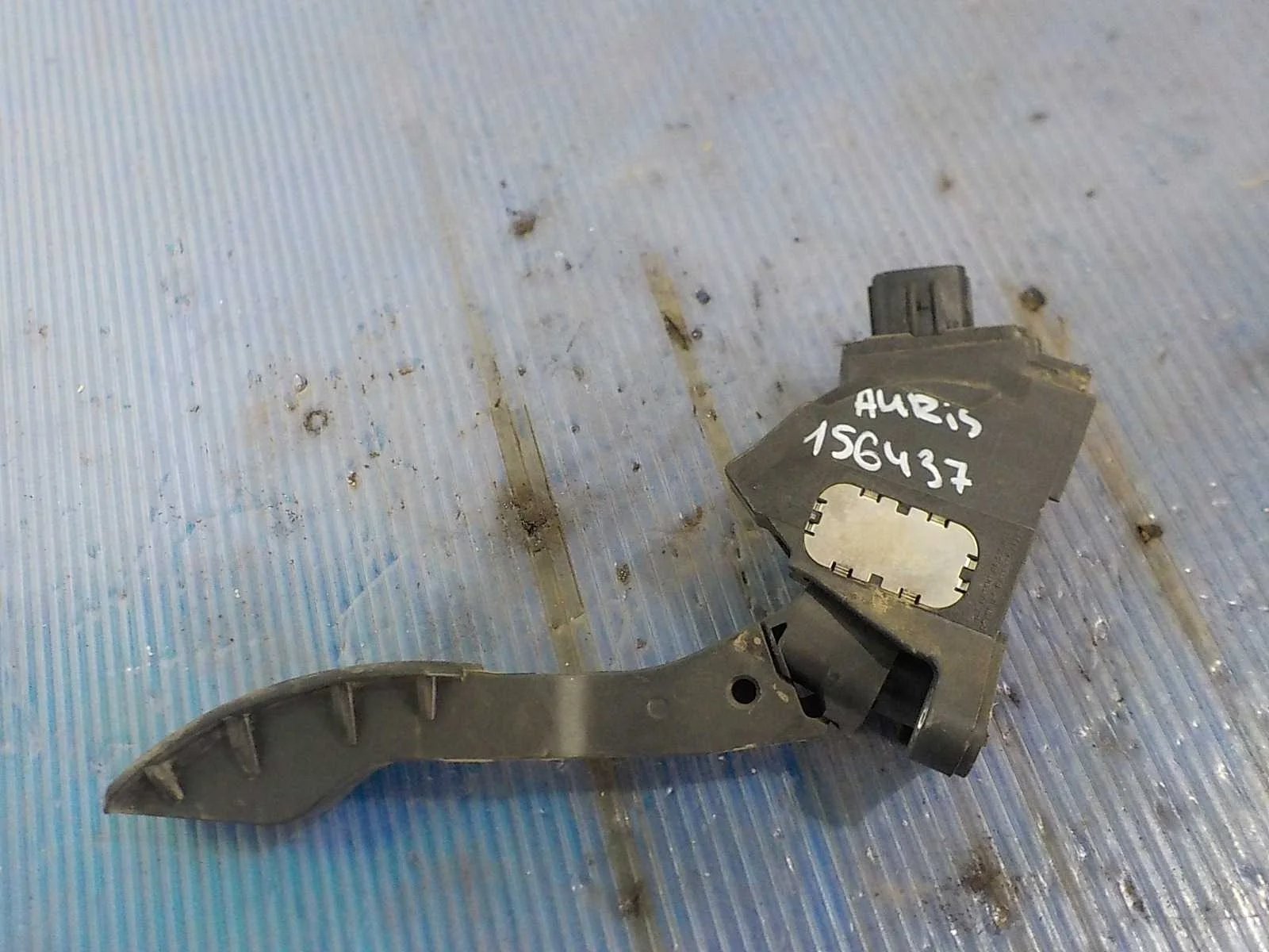 педаль акселератора Toyota Corolla X (2006—2010)