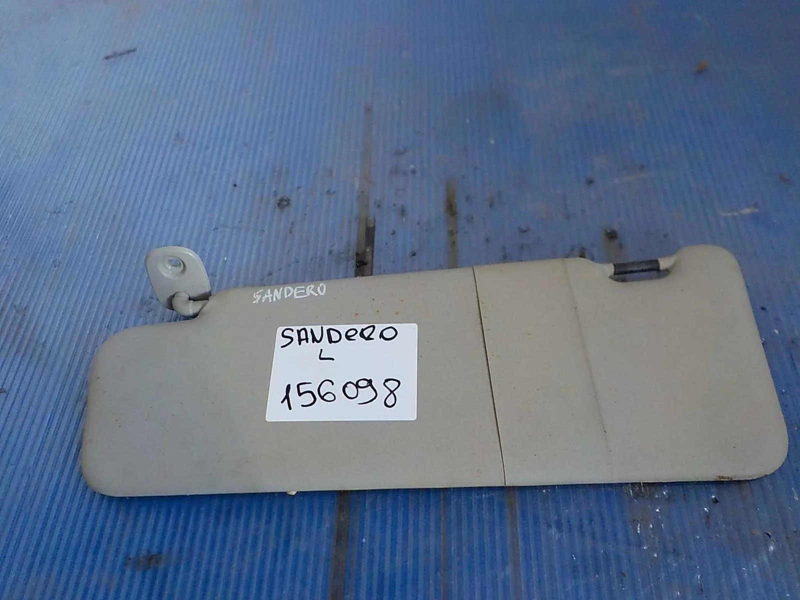 козырек Renault Sandero I (2009—2014)  Лево