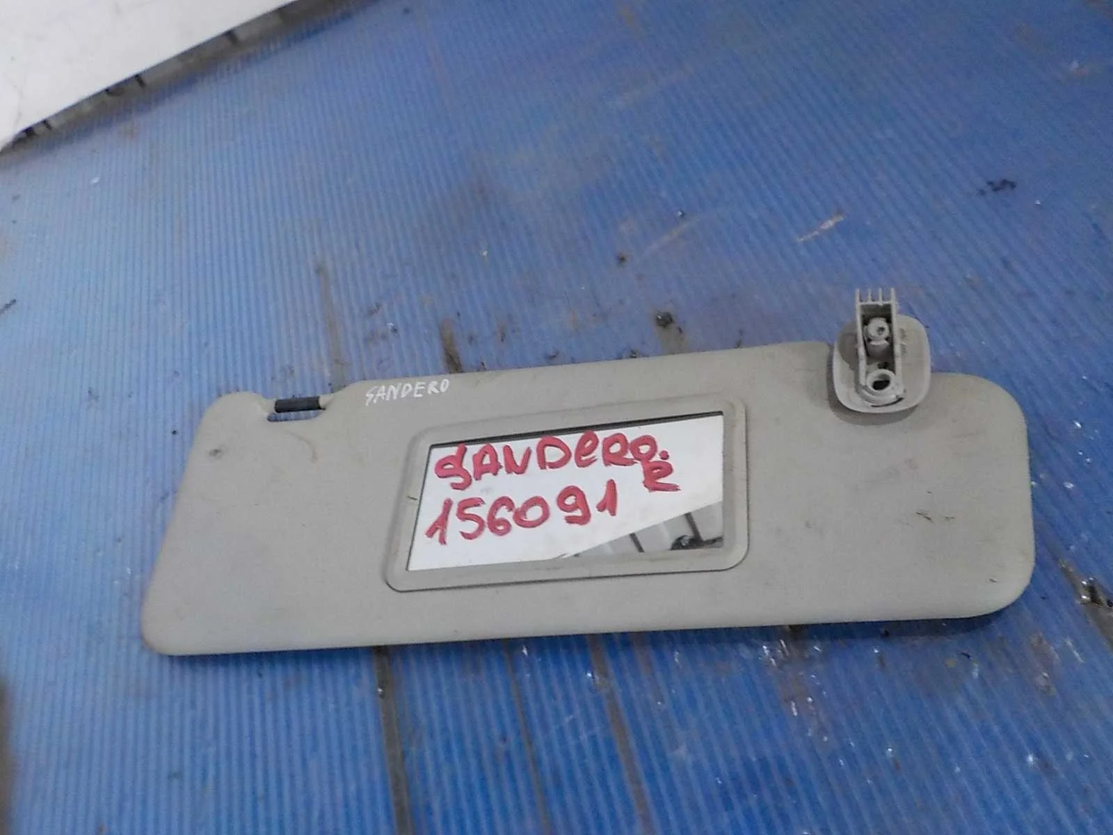 козырек Renault Logan I (2004—2009)  Право