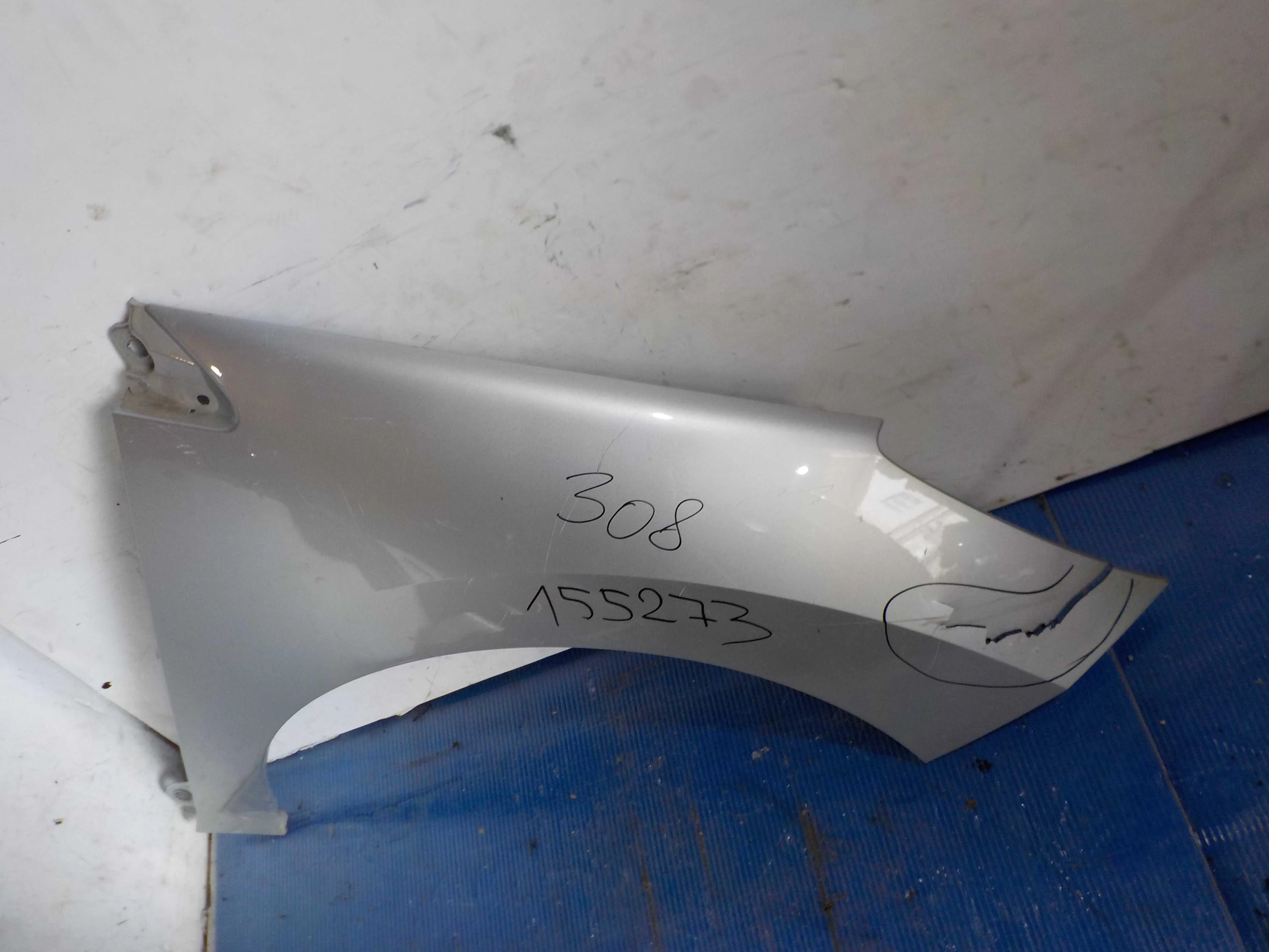 Крыло Peugeot 308 I рестайлинг (2011—2015) Перед Право