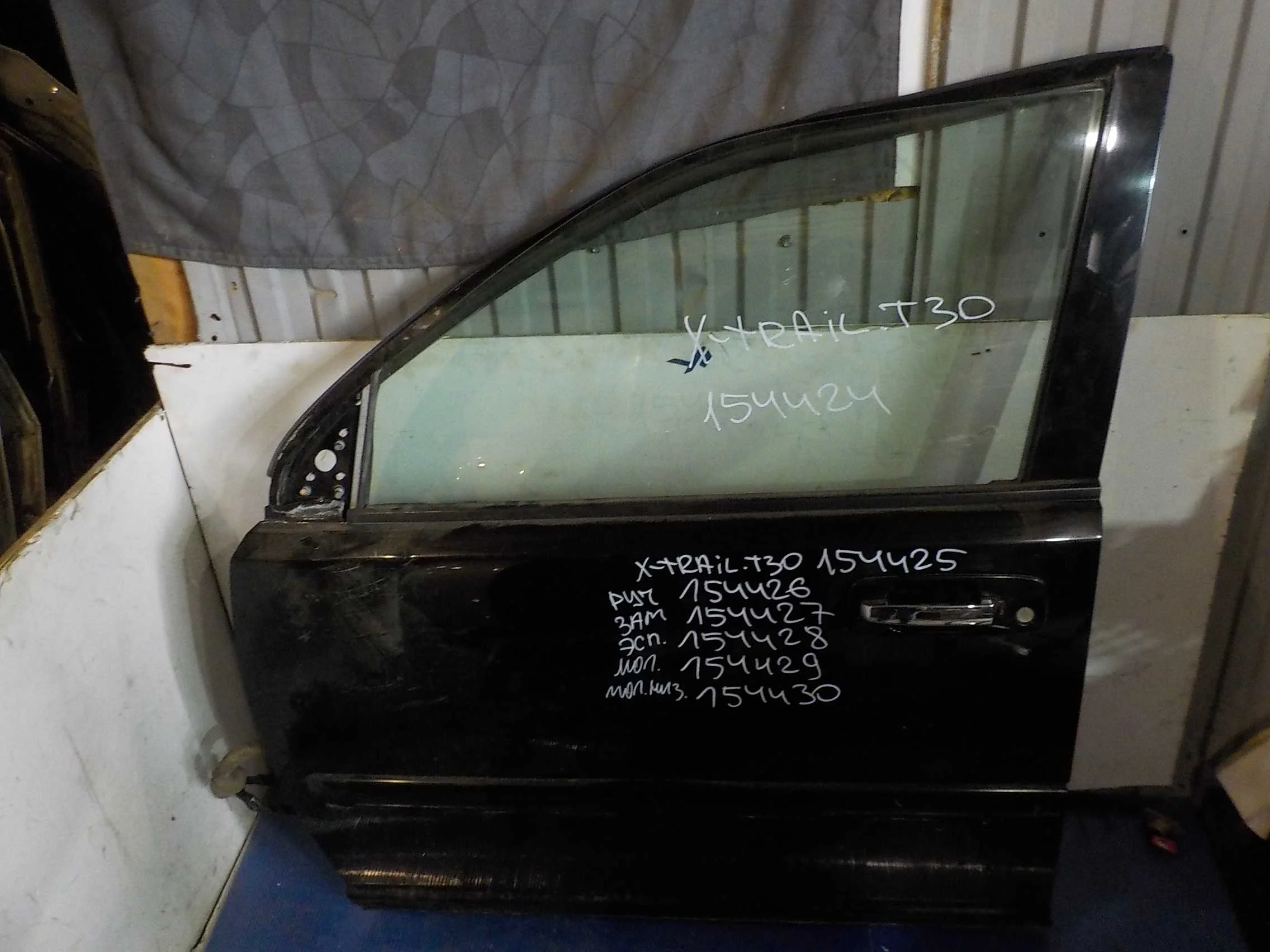 Дверь Nissan X-Trail I (2000—2007) Перед Лево