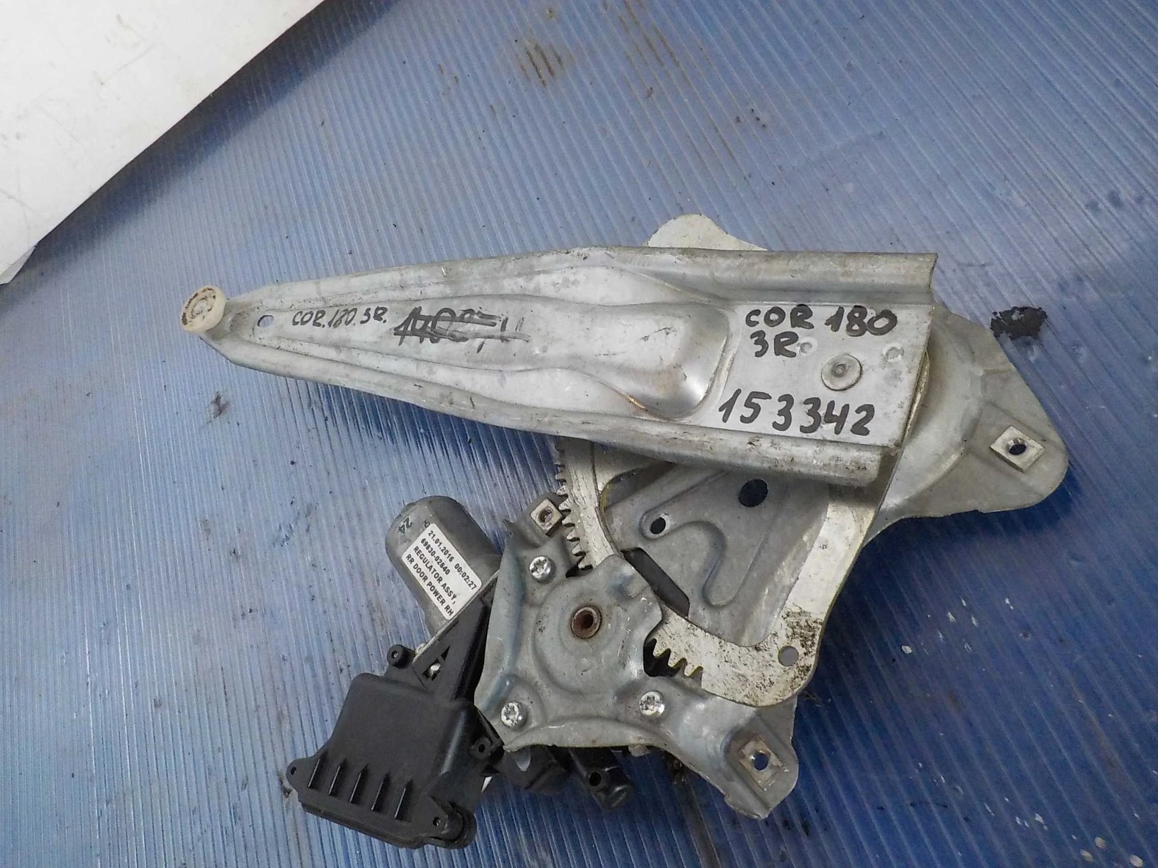 Стеклоподъемник Toyota Corolla XI (2012—2016)