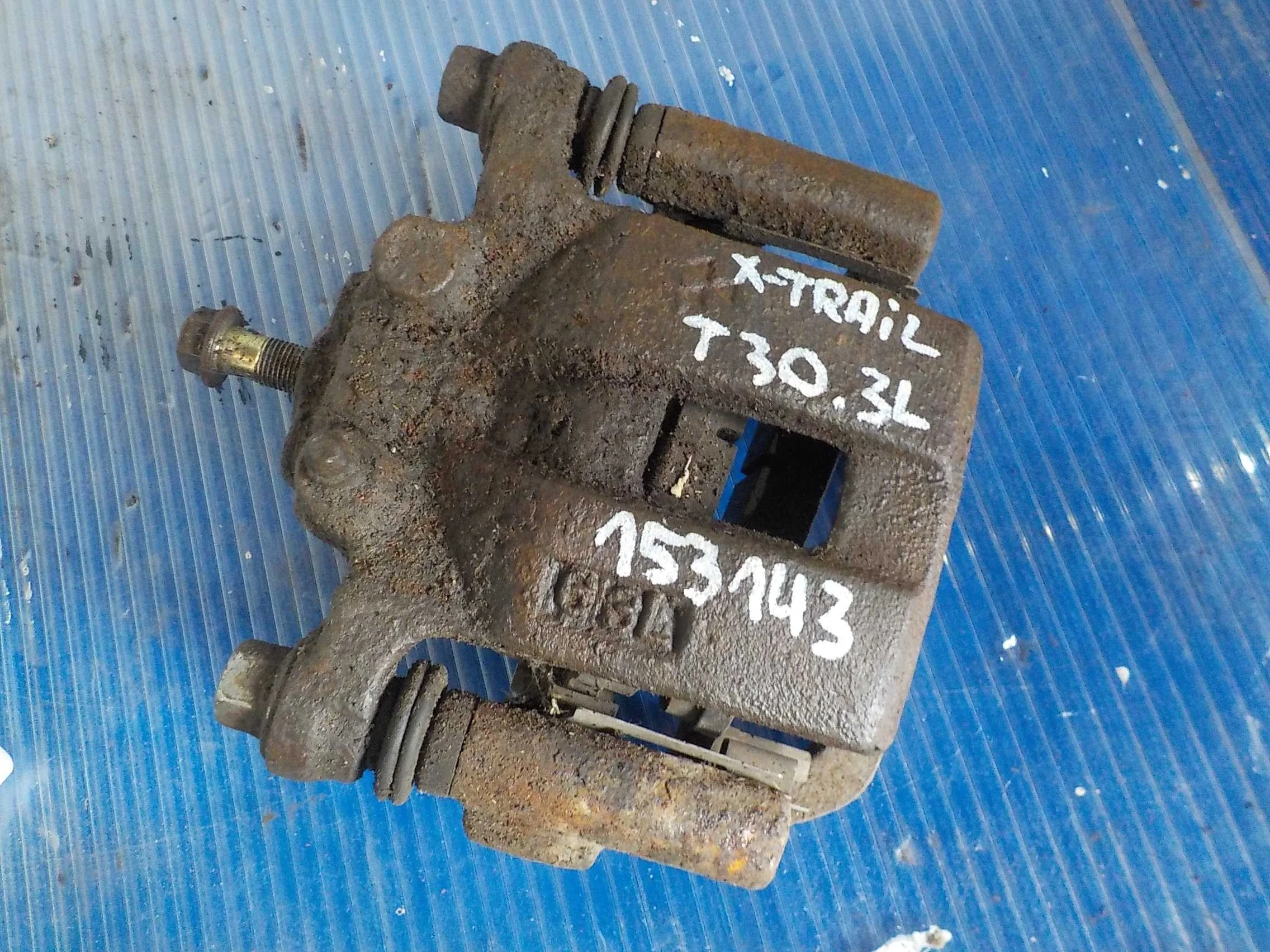 суппорт Nissan X-Trail I (2000—2007) Зад Лево