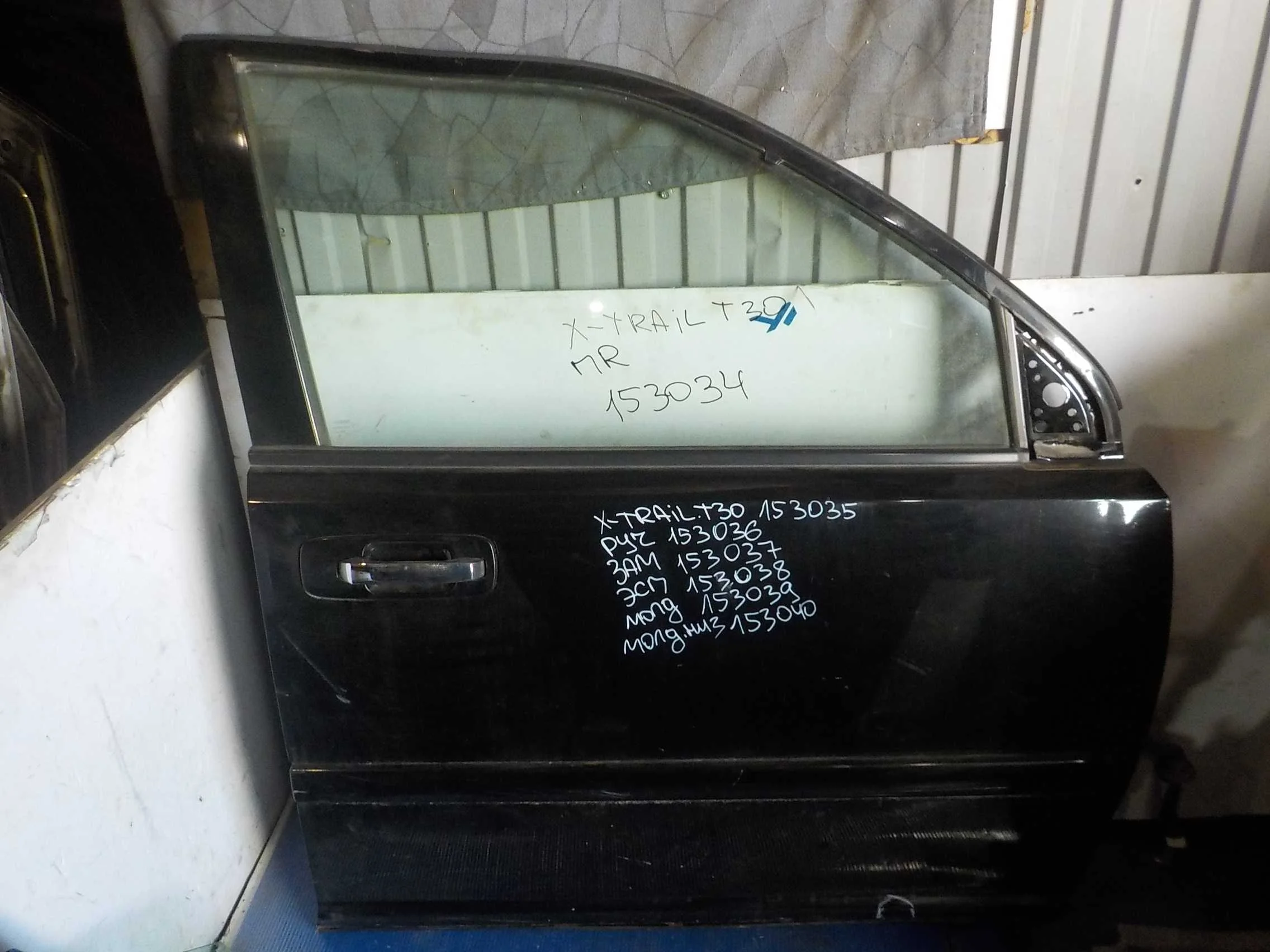 Дверь Nissan X-Trail I (2000—2007) Перед Право