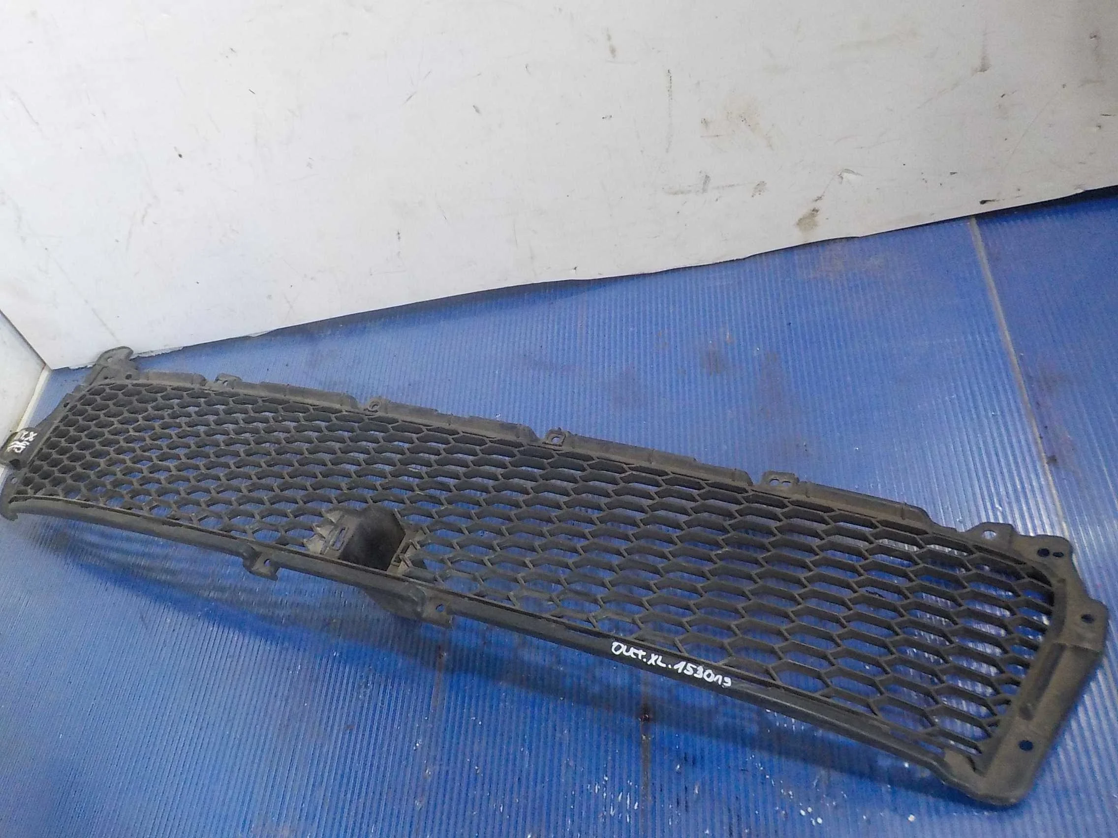 решетка бампера Mitsubishi Outlander II рестайлинг (2009—2013)