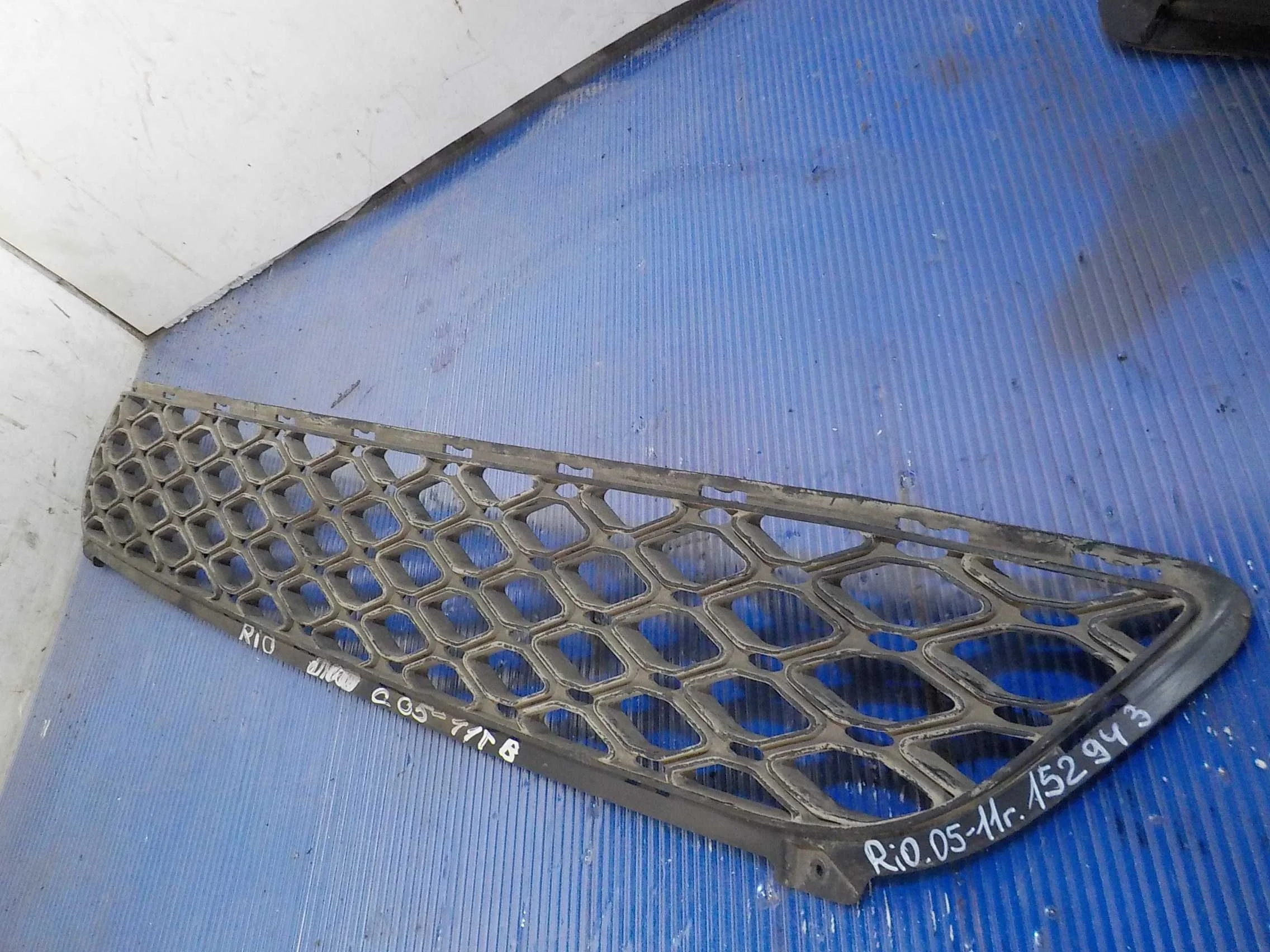 решетка бампера Kia Rio II (2005—2009)