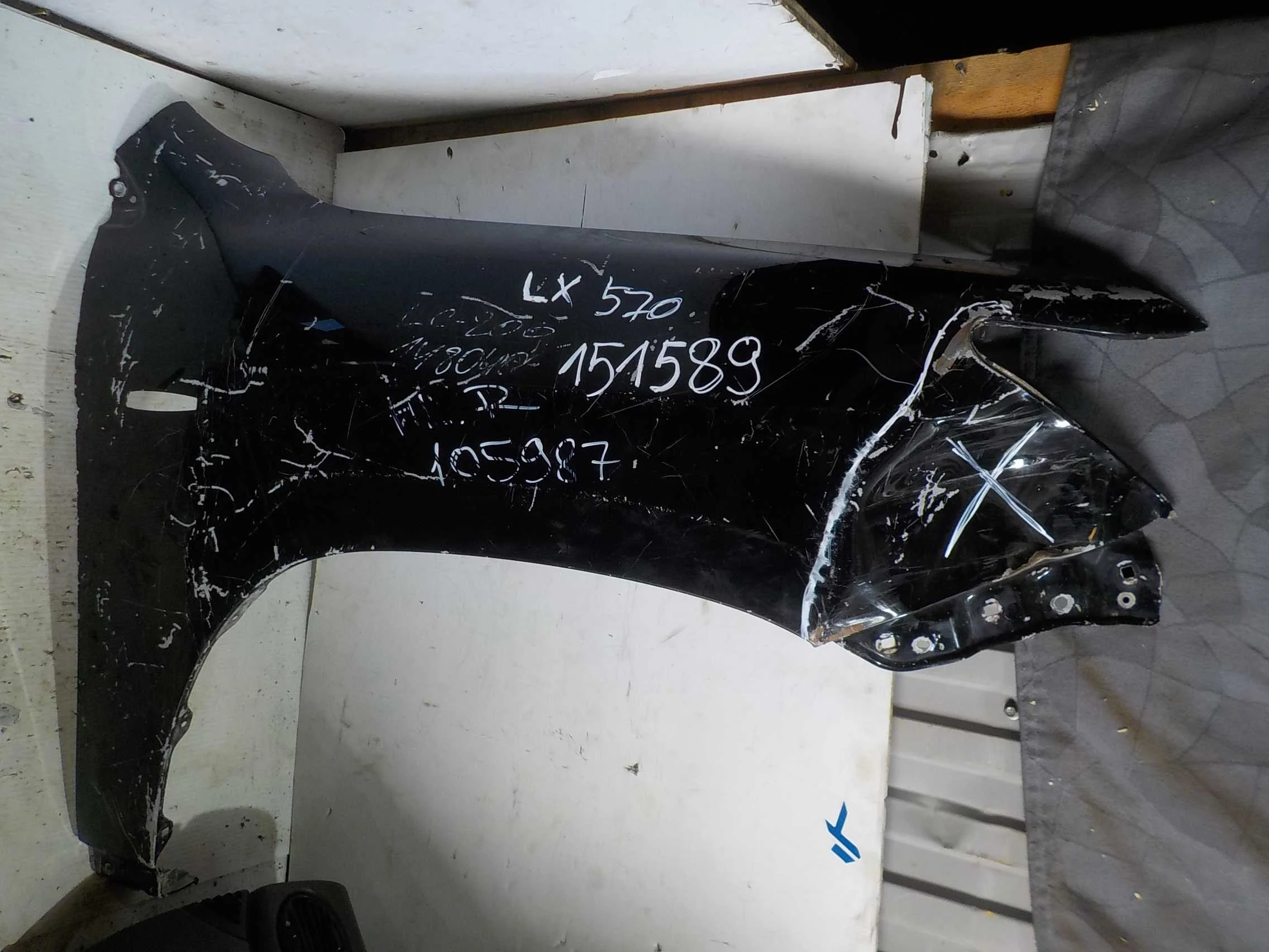 Крыло Lexus LX J200 рестайлинг (2012—2015) Перед Право