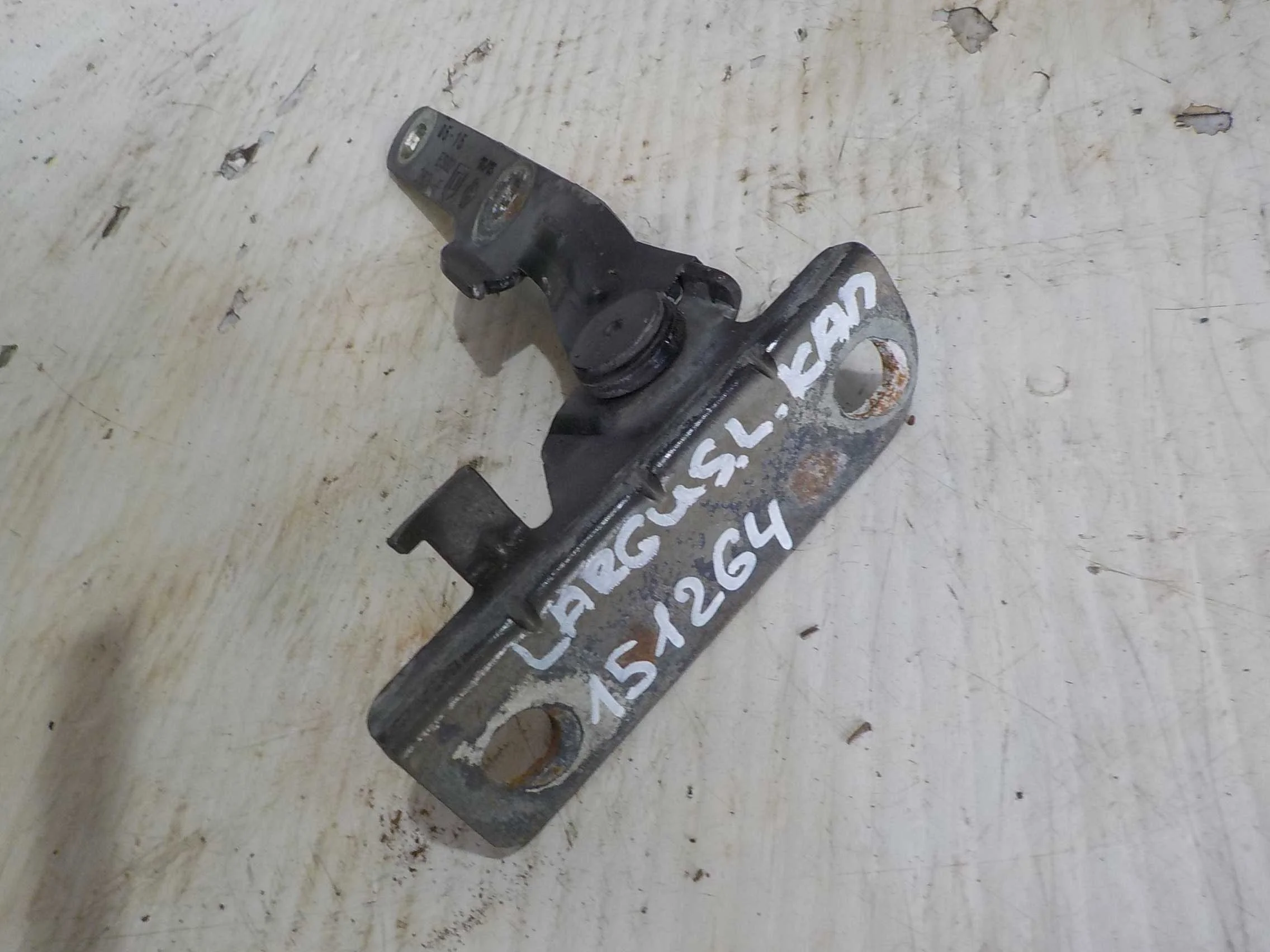 Петля капота ВАЗ (LADA) Largus I (2012—2021)