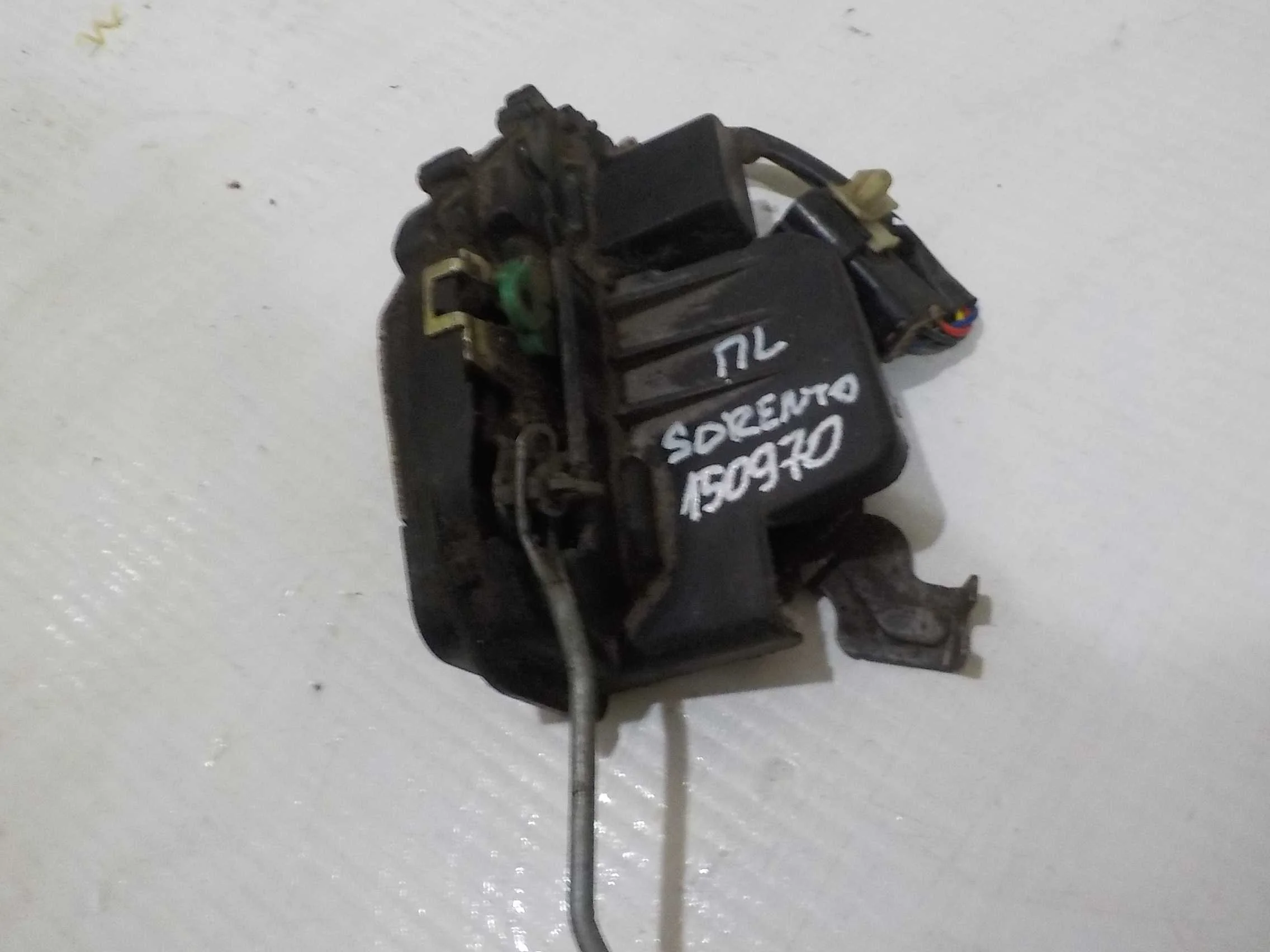 Замок двери Kia Sorento I (2002—2006) Перед Лево