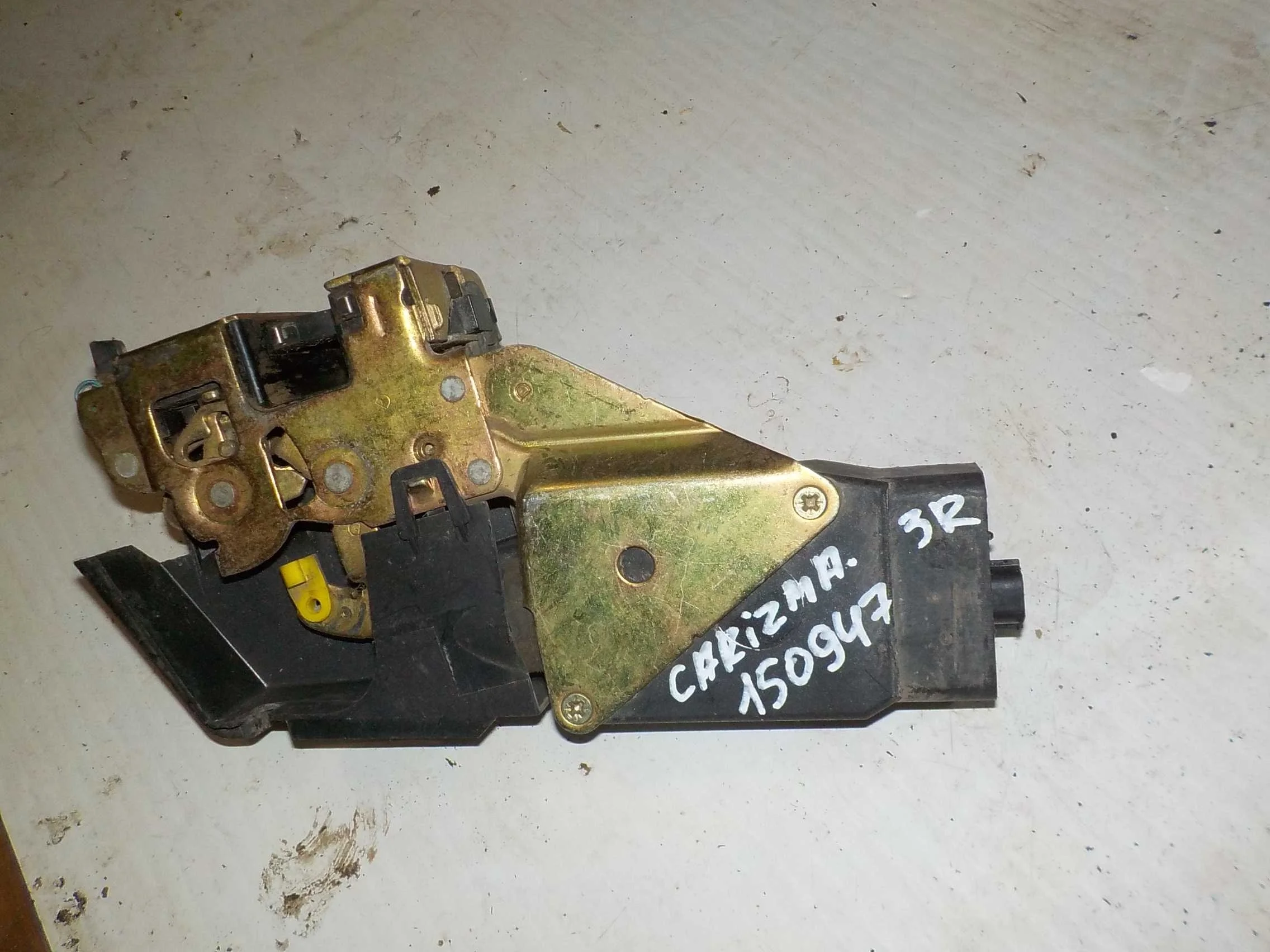 Замок двери Mitsubishi Carisma I (1995—1999) Зад Право