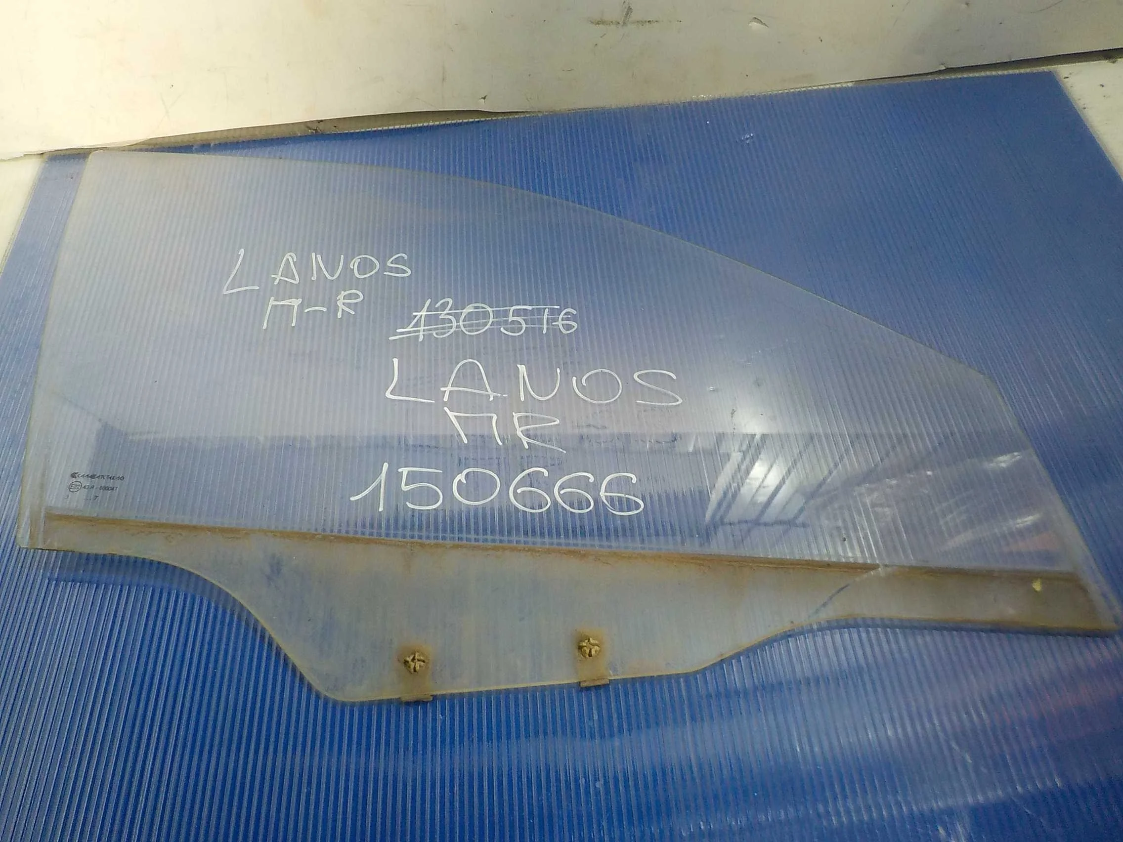 стекло ЗАЗ Chance I (2009—2014) Перед Право