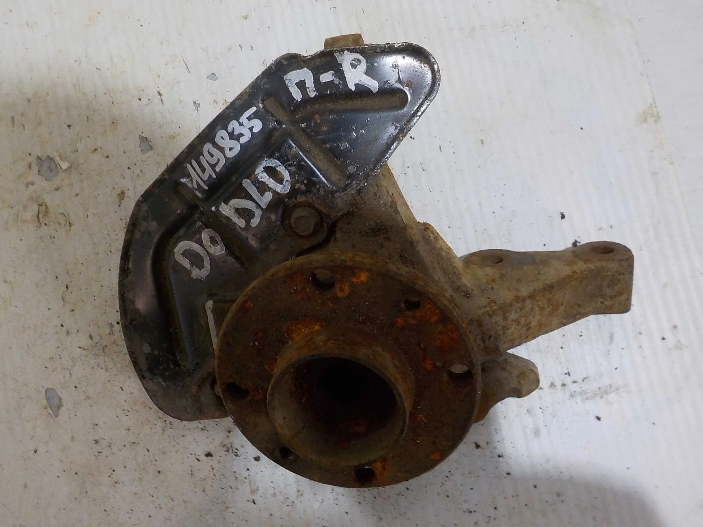 кулак поворотный FIAT Doblo I рестайлинг (2005—2015) Перед Право