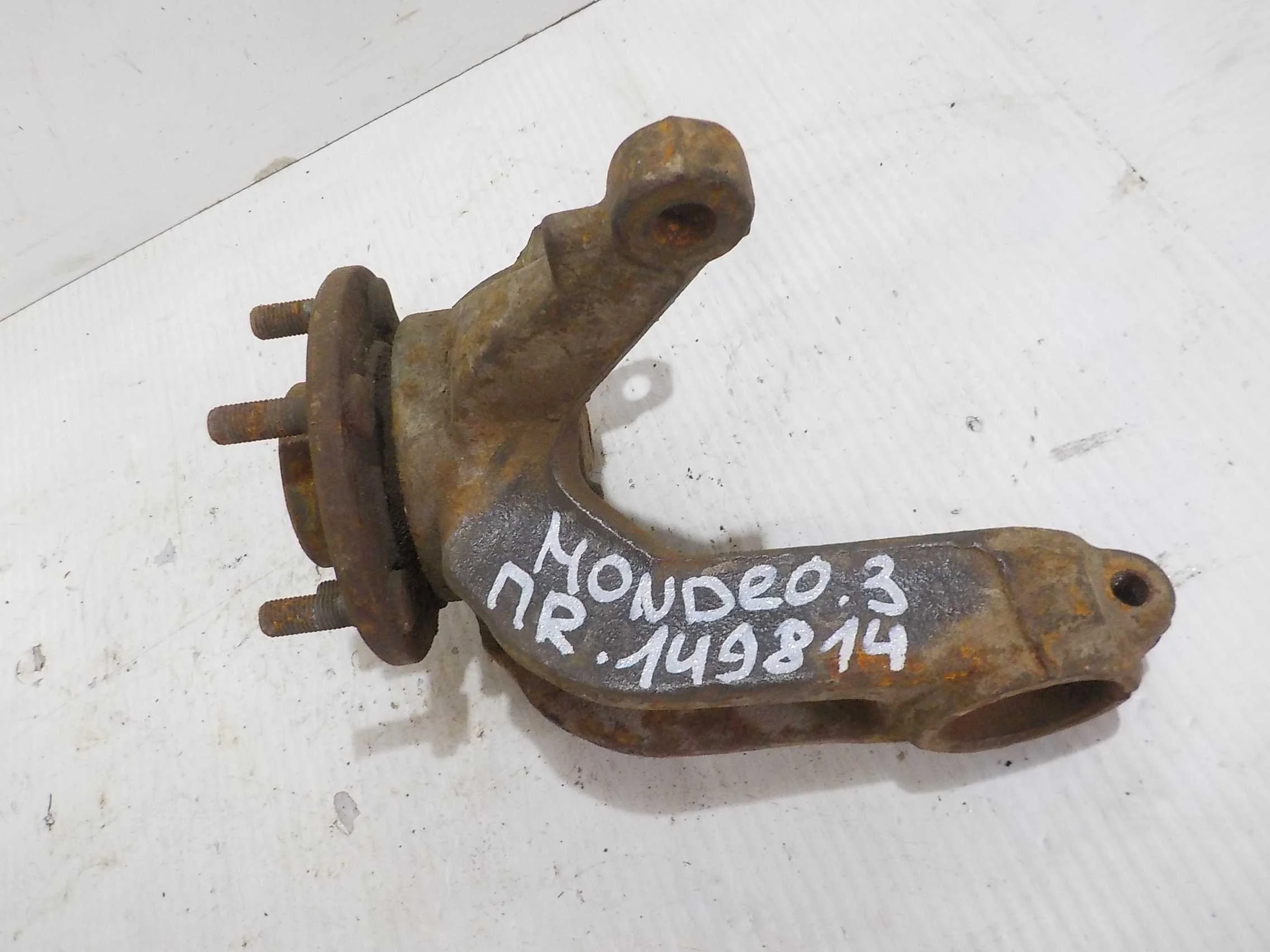 кулак поворотный Ford Mondeo III (2000—2003) Перед Право