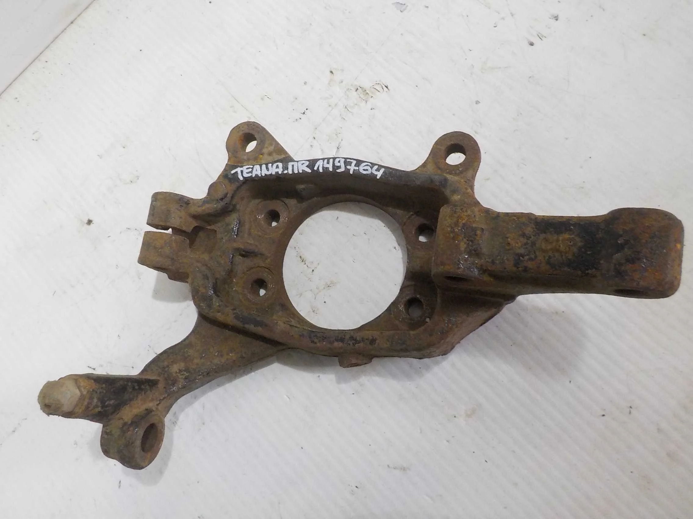 кулак поворотный Nissan Teana J31 (2003—2005) Перед Право