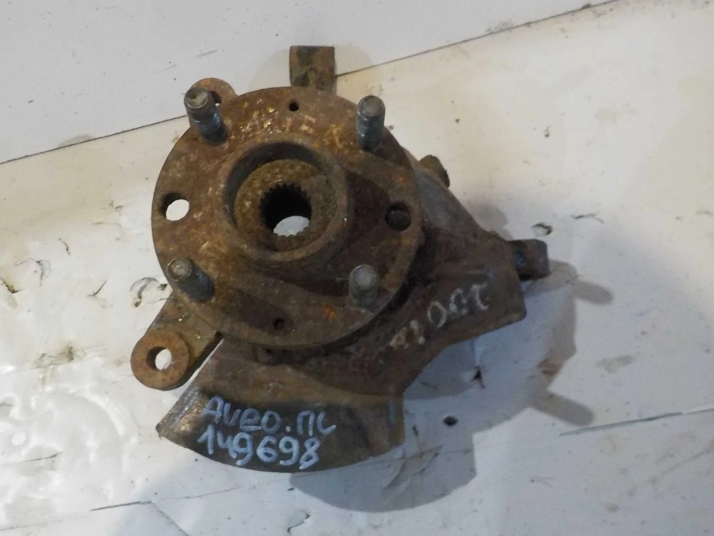 кулак поворотный Chevrolet Aveo I (2003—2008)