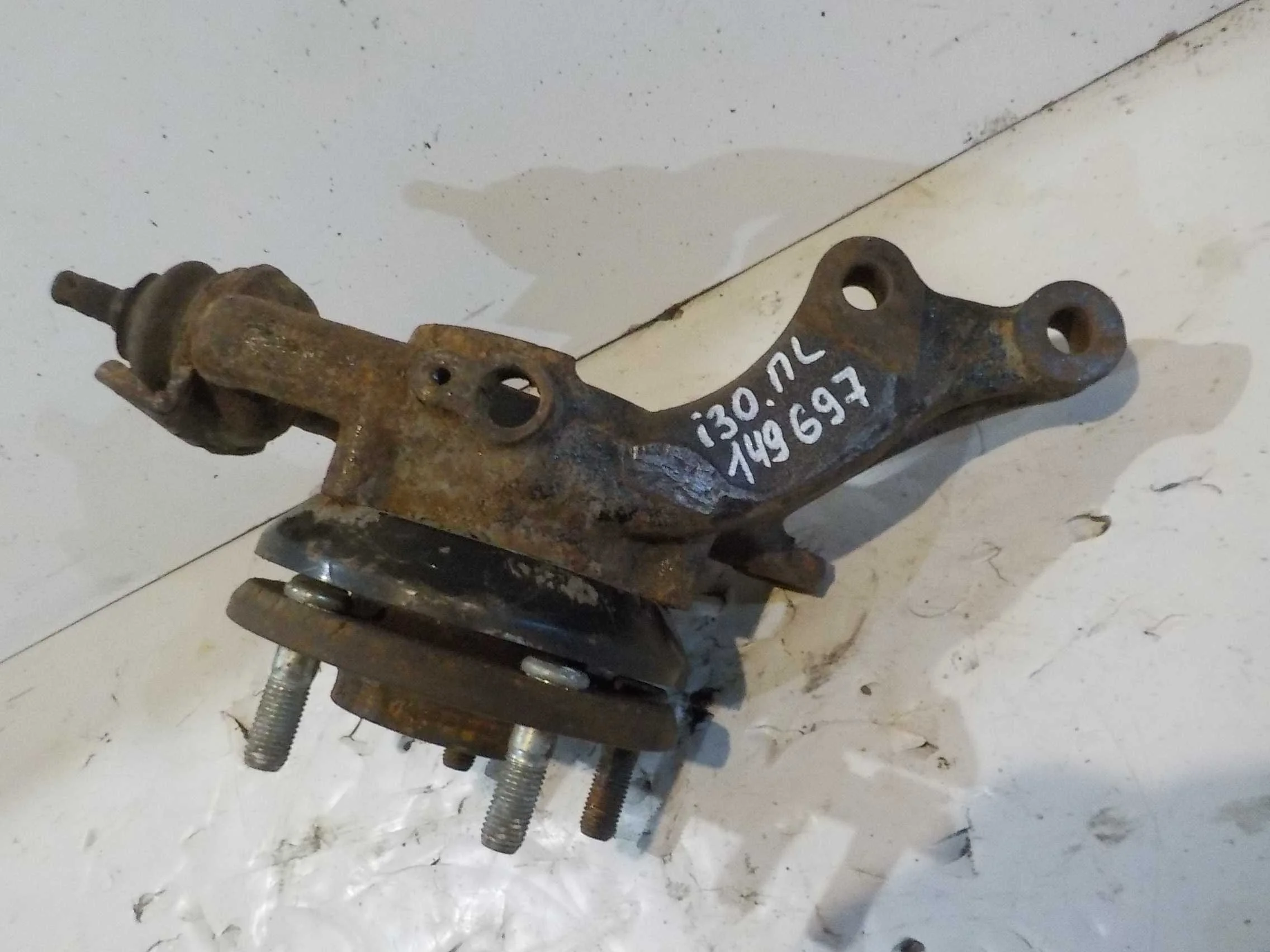 кулак поворотный Hyundai Elantra IV (2006—2011) Перед Лево