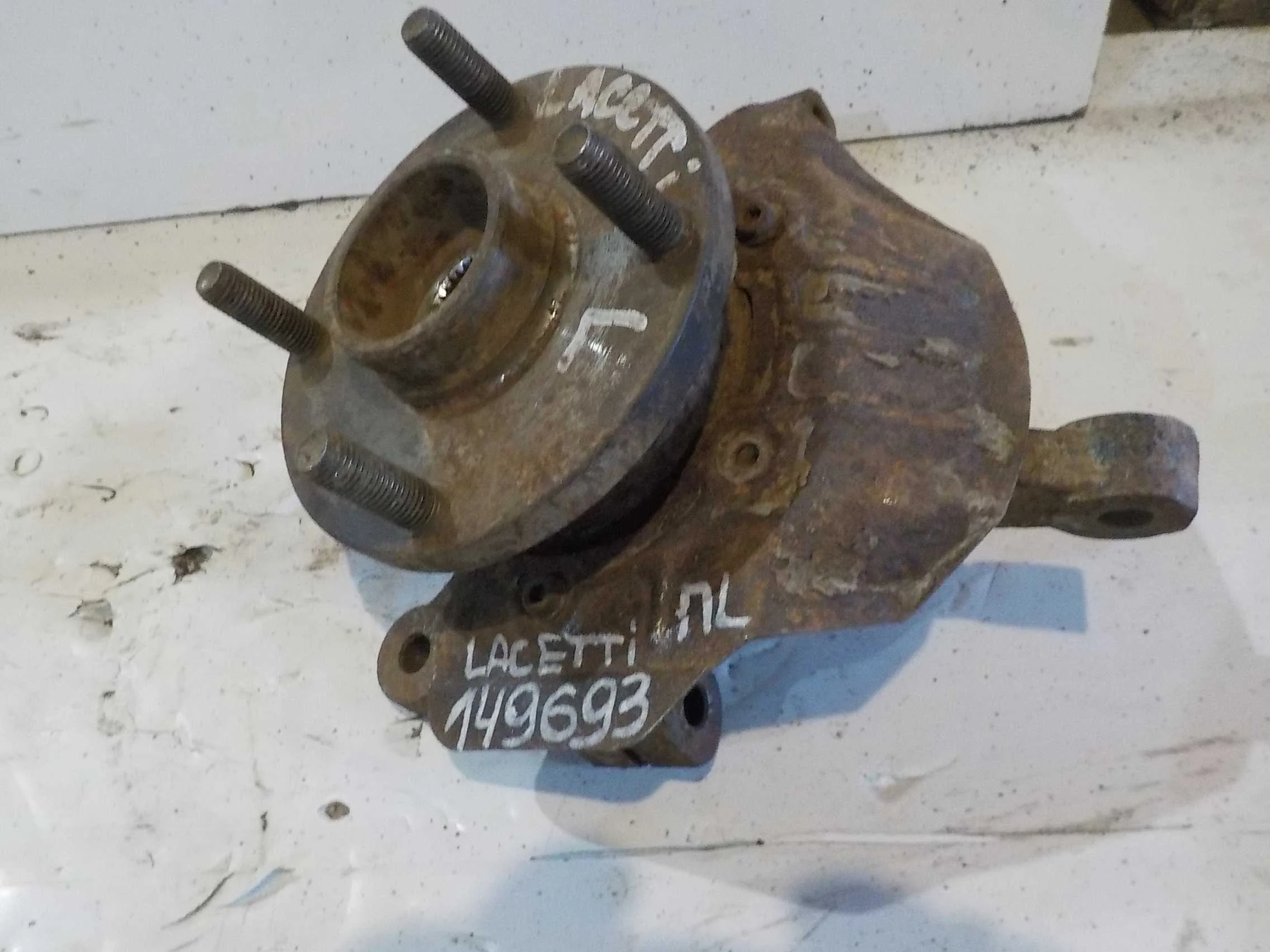 кулак поворотный Chevrolet Lacetti I (2004—2013) Перед Лево