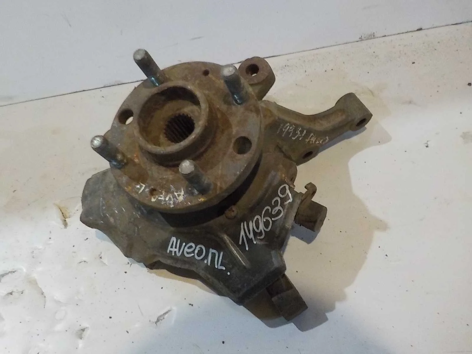 кулак поворотный Chevrolet Aveo I (2003—2008)