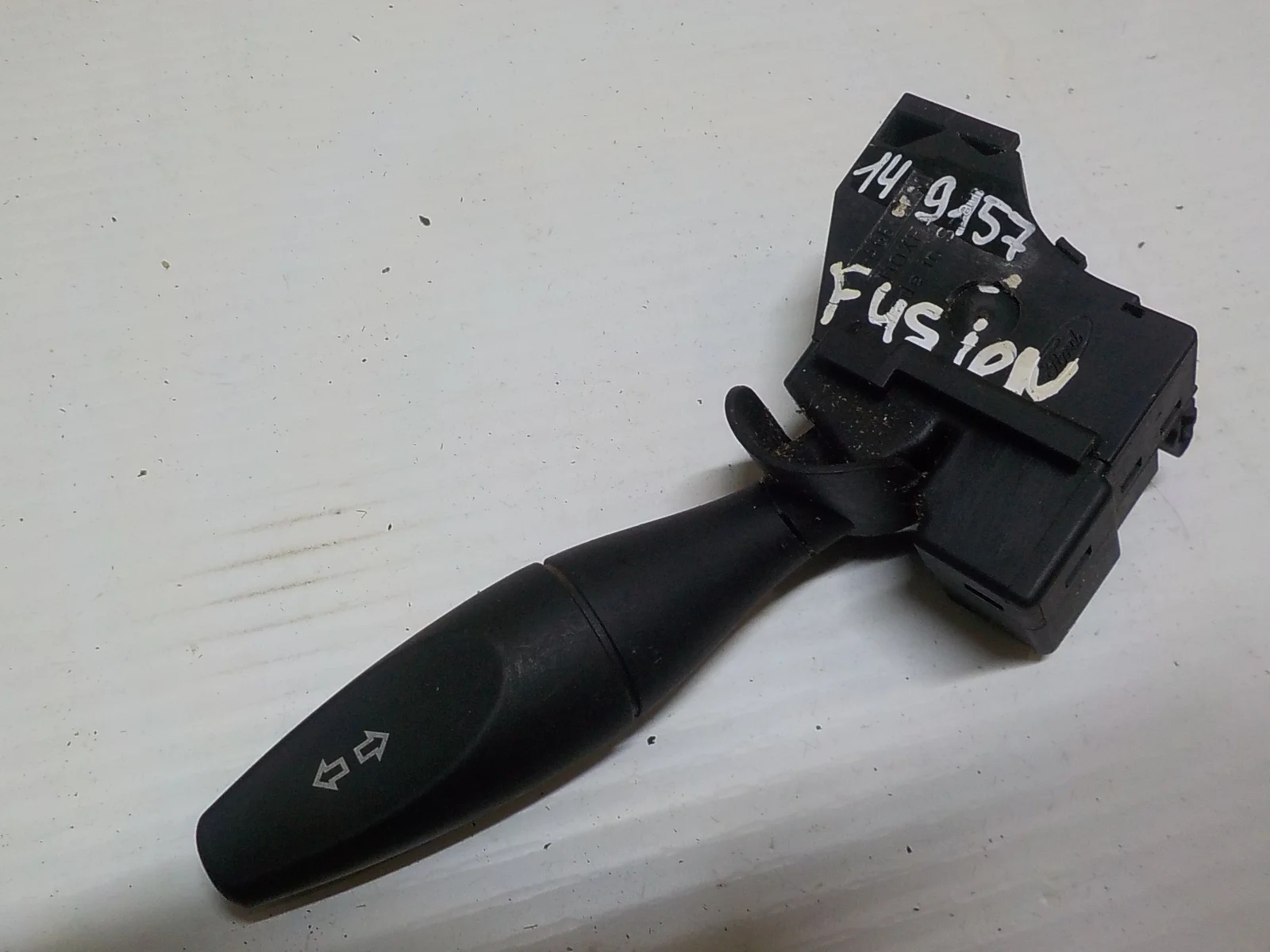 подрулевой переключатель Ford Fusion I (2002—2005)  Лево