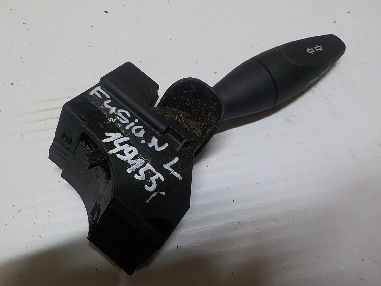 подрулевой переключатель Ford Fusion I (2002—2005)  Лево