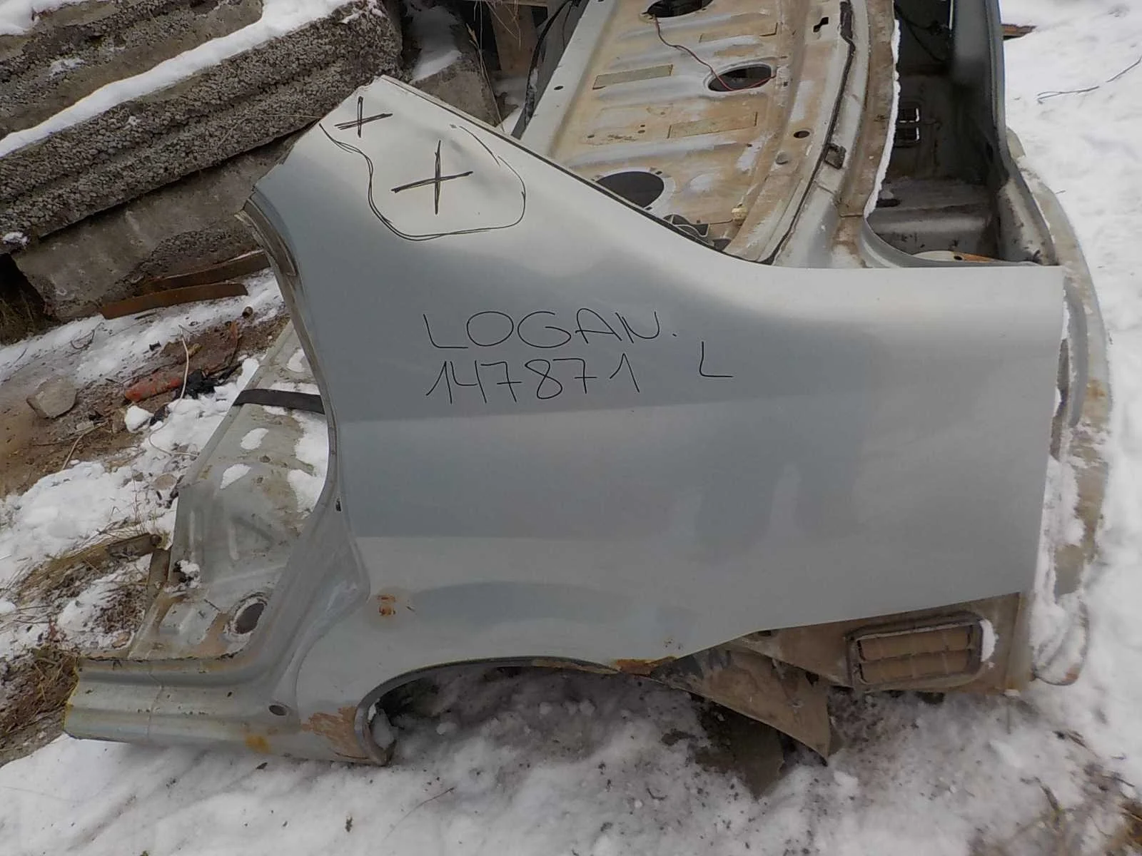 Крыло Renault Logan I (2004—2009) Зад Лево