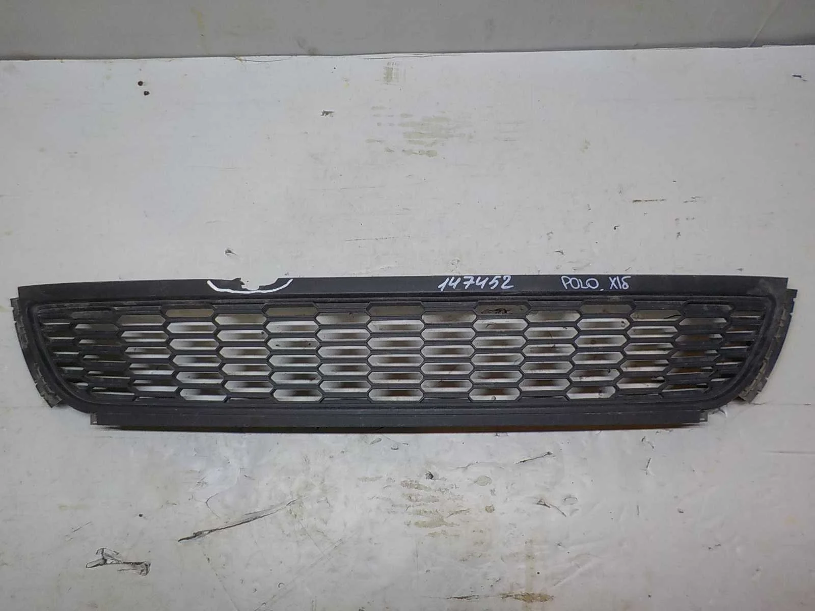 решетка бампера Volkswagen CrossPolo V (2009—2015)