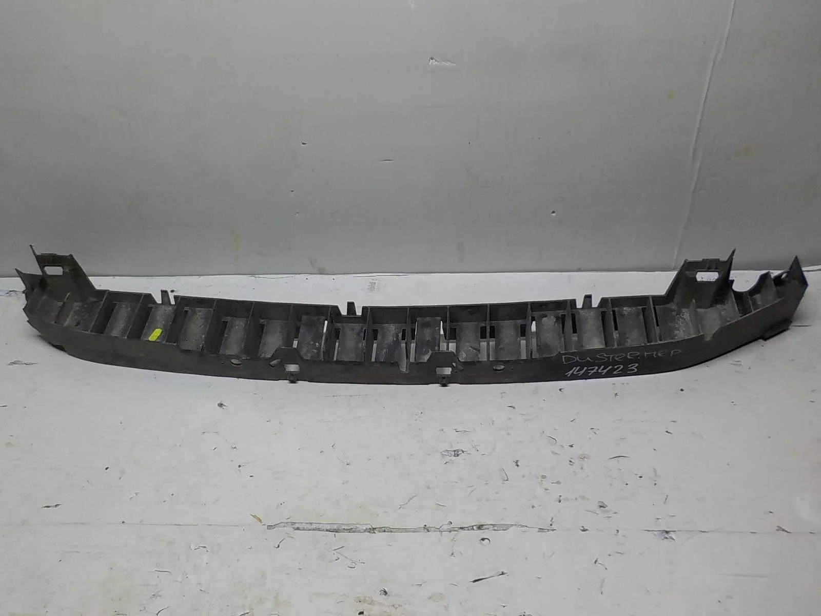 Усилитель бампера Renault Duster I (2010—2015) Перед