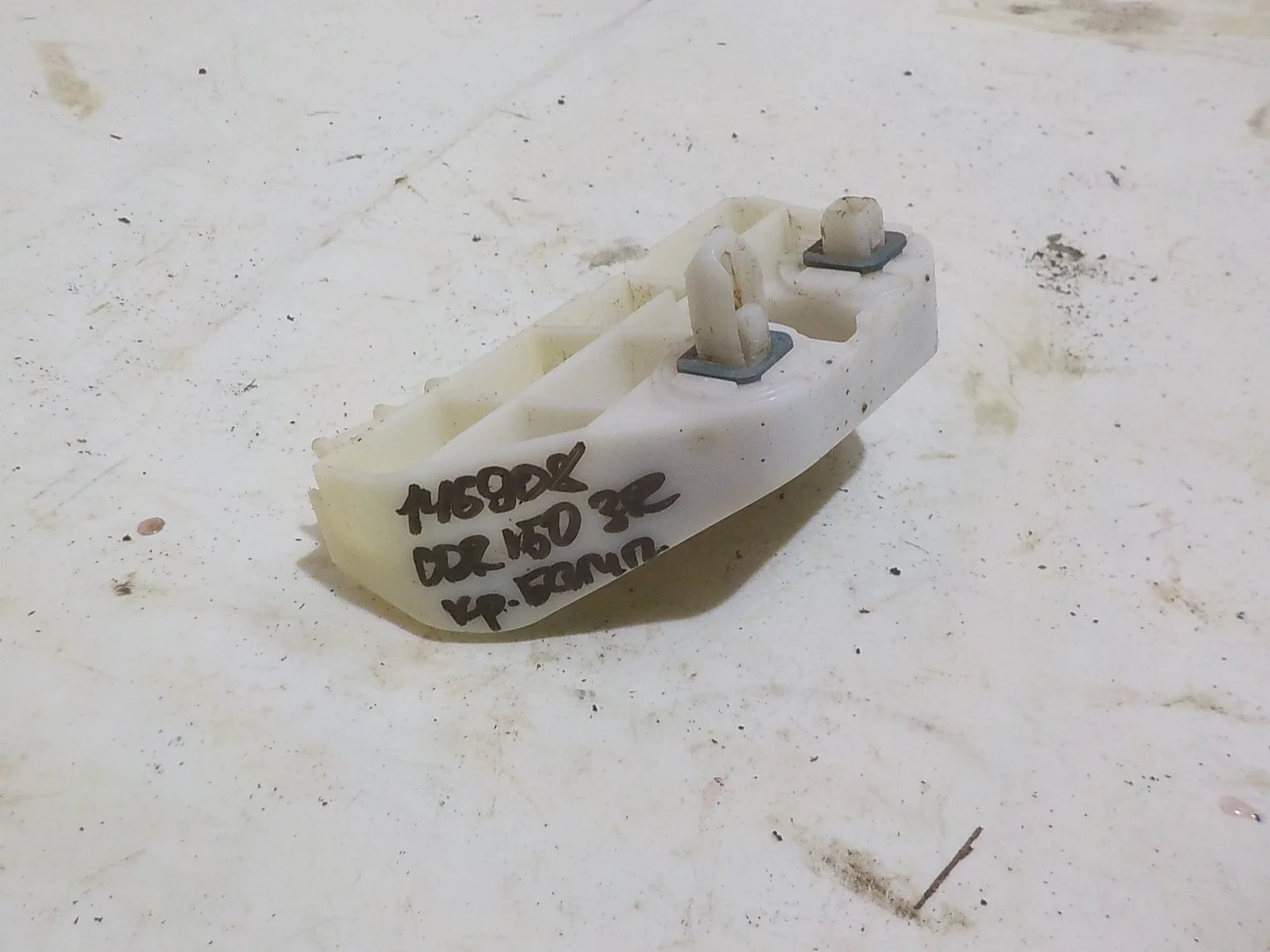 кронштейн бампера Toyota Corolla X (2006—2010) Зад Право