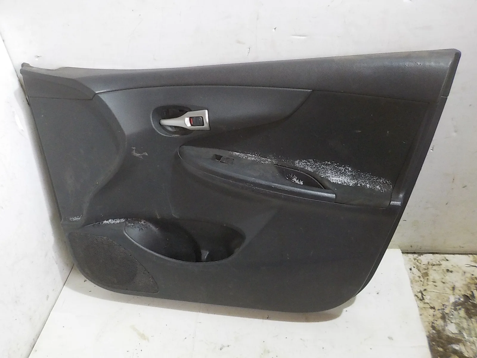 Обшивка двери Toyota Corolla X (2006—2010) Перед Право