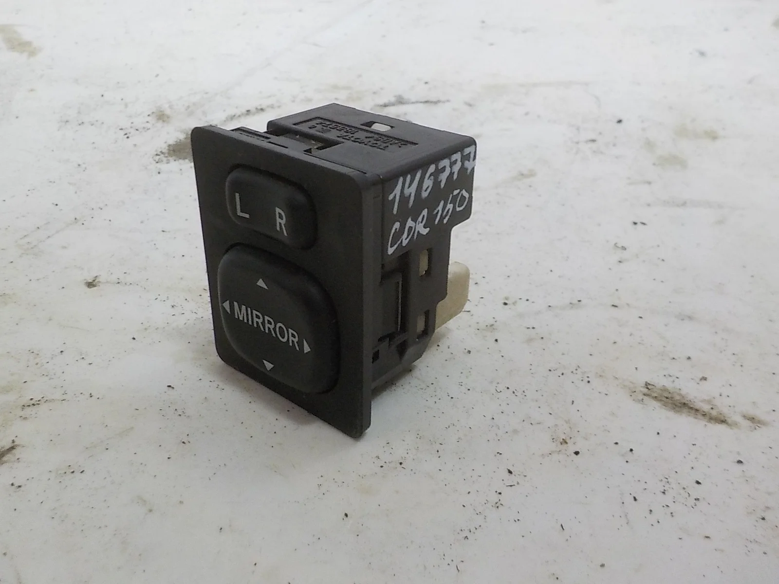 клавиши управления Toyota Corolla X (2006—2010)