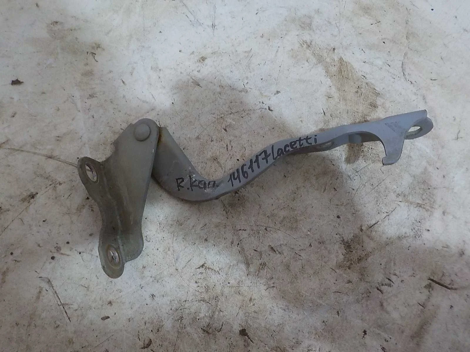 Петля капота Hyundai Solaris I (2010—2014)