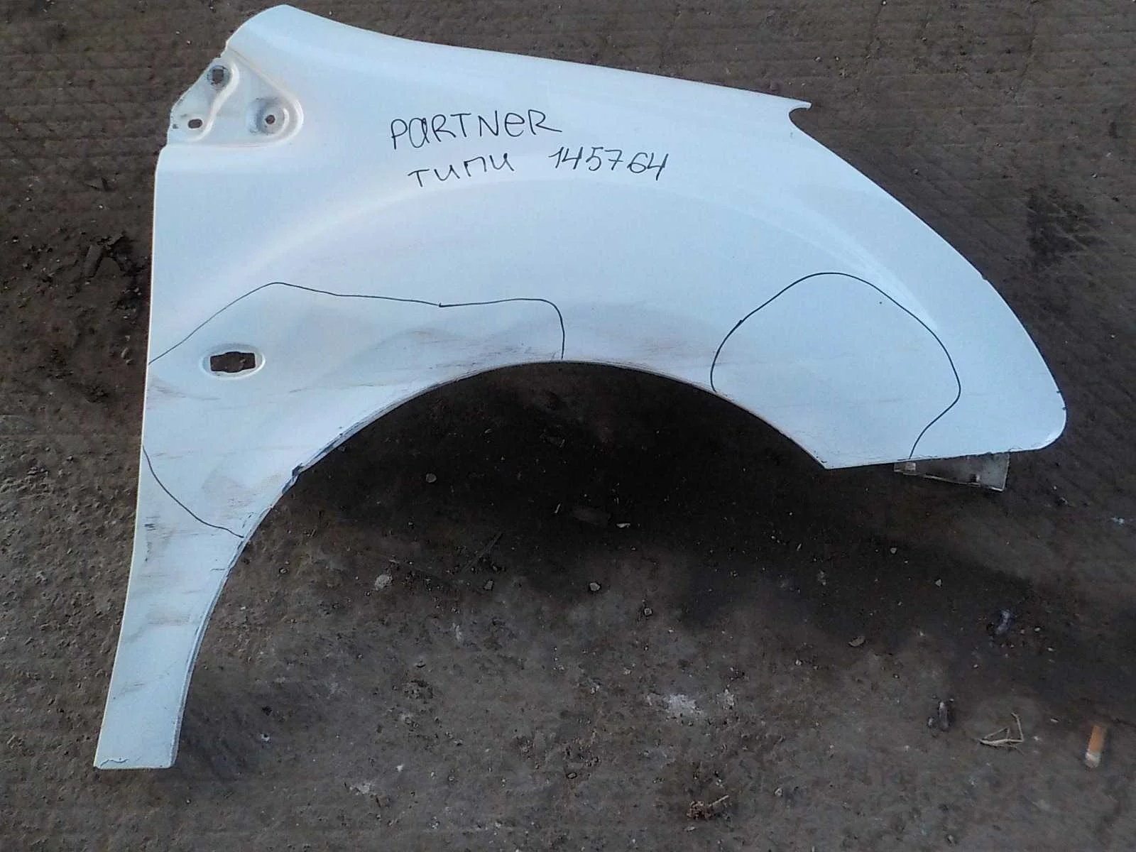 Крыло Peugeot Partner II (2008—2012) Перед Право