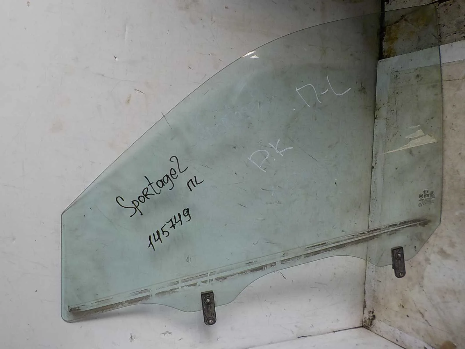 стекло Kia Sportage II рестайлинг (2008—2010)