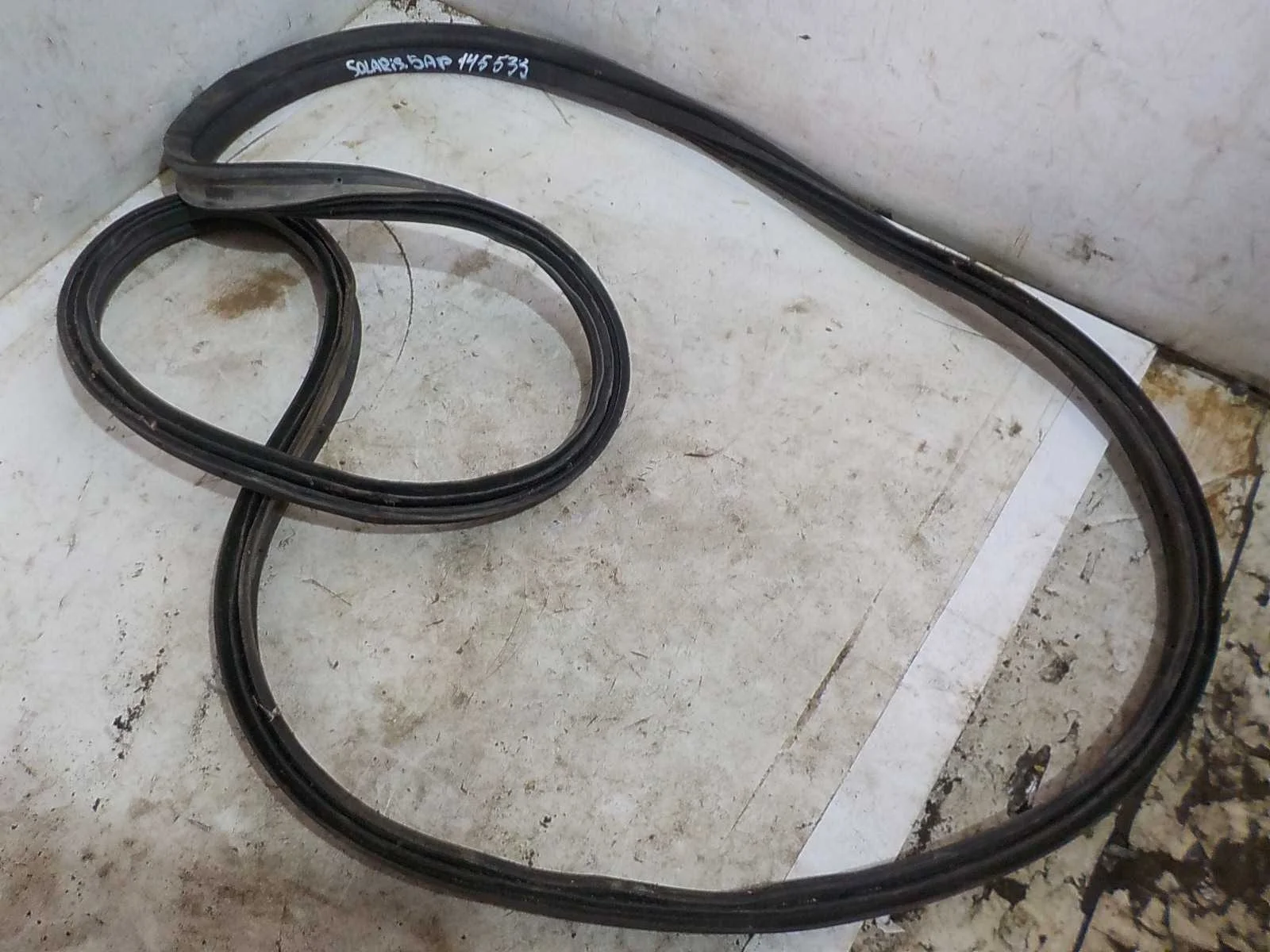 резинка багажника Hyundai Solaris I (2010—2014)