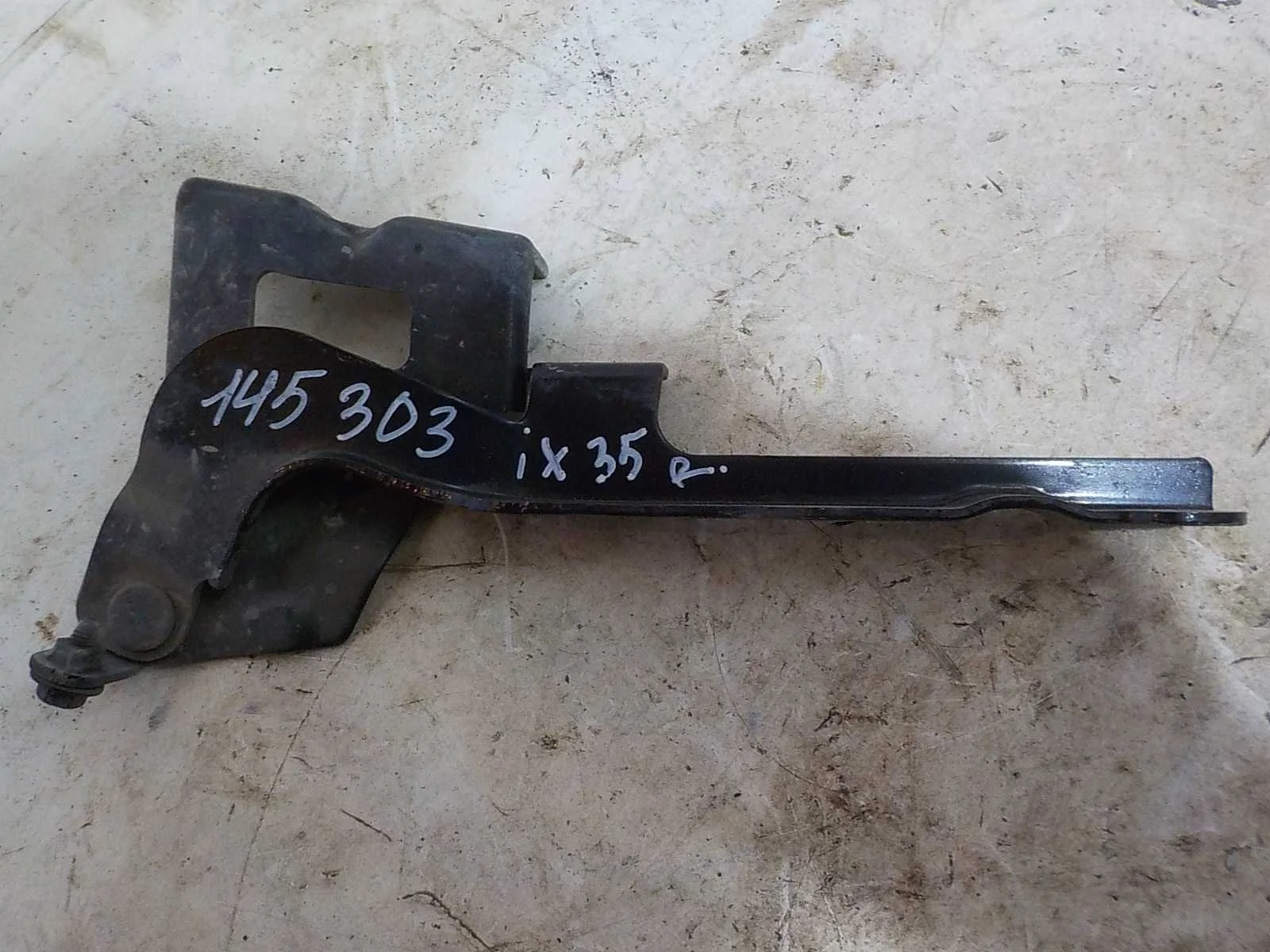 Петля капота Hyundai ix35 I (2009—2013)