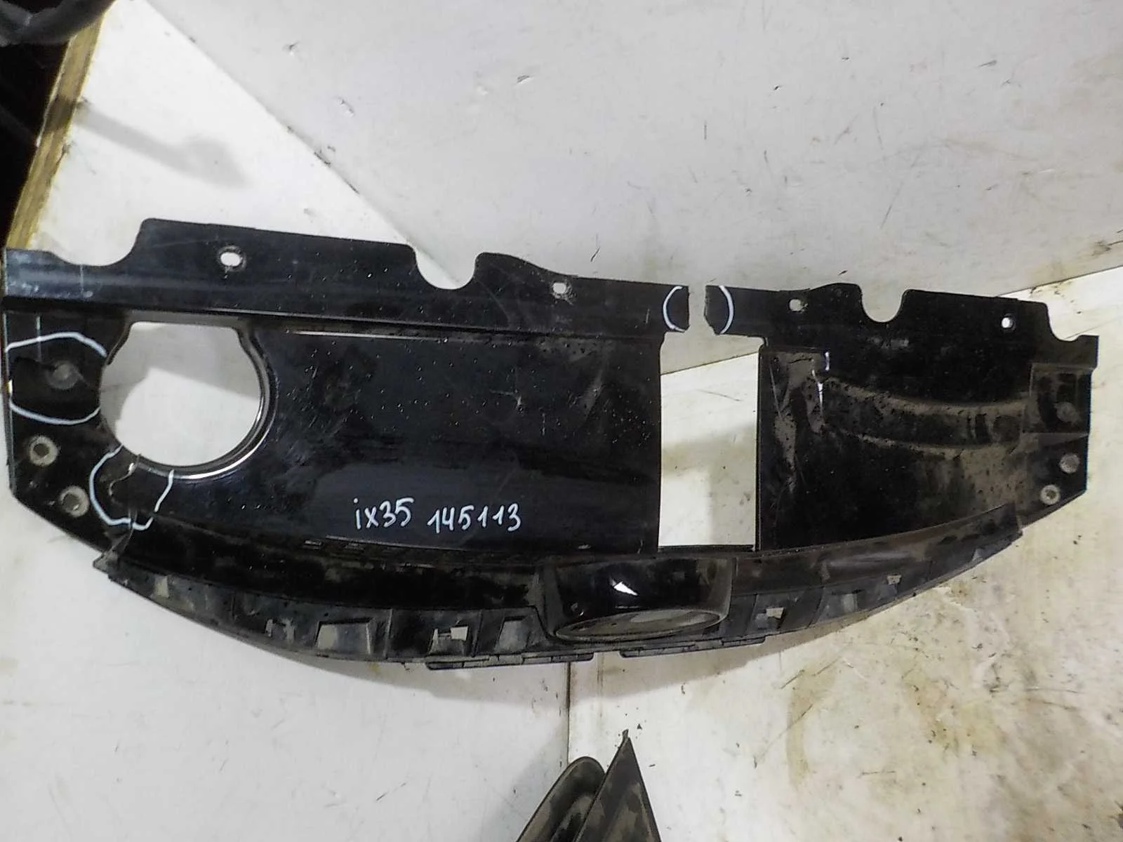 накладка на телевизор Hyundai ix35 I рестайлинг (2013—2015)