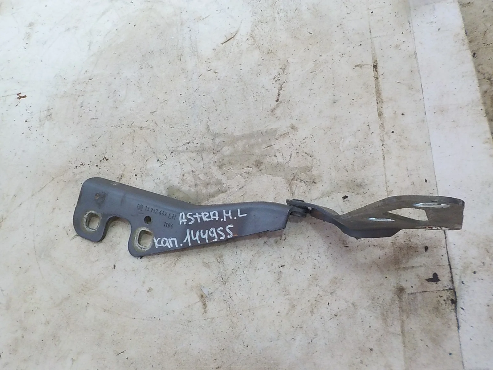 Петля капота Opel Astra H (2004—2007)