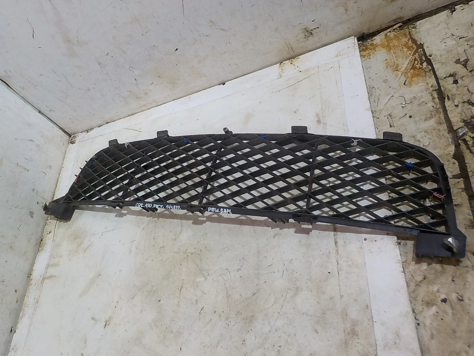 решетка бампера Suzuki Grand Vitara II (2005—2008)