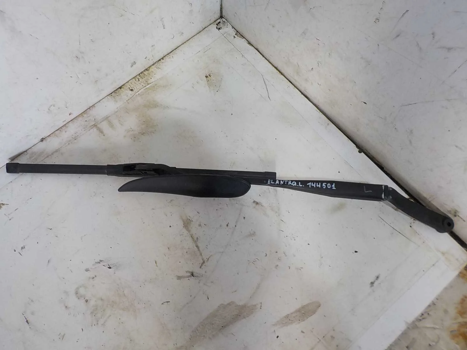 Поводок стеклоочистителя Hyundai Elantra IV (2006—2011)  Лево