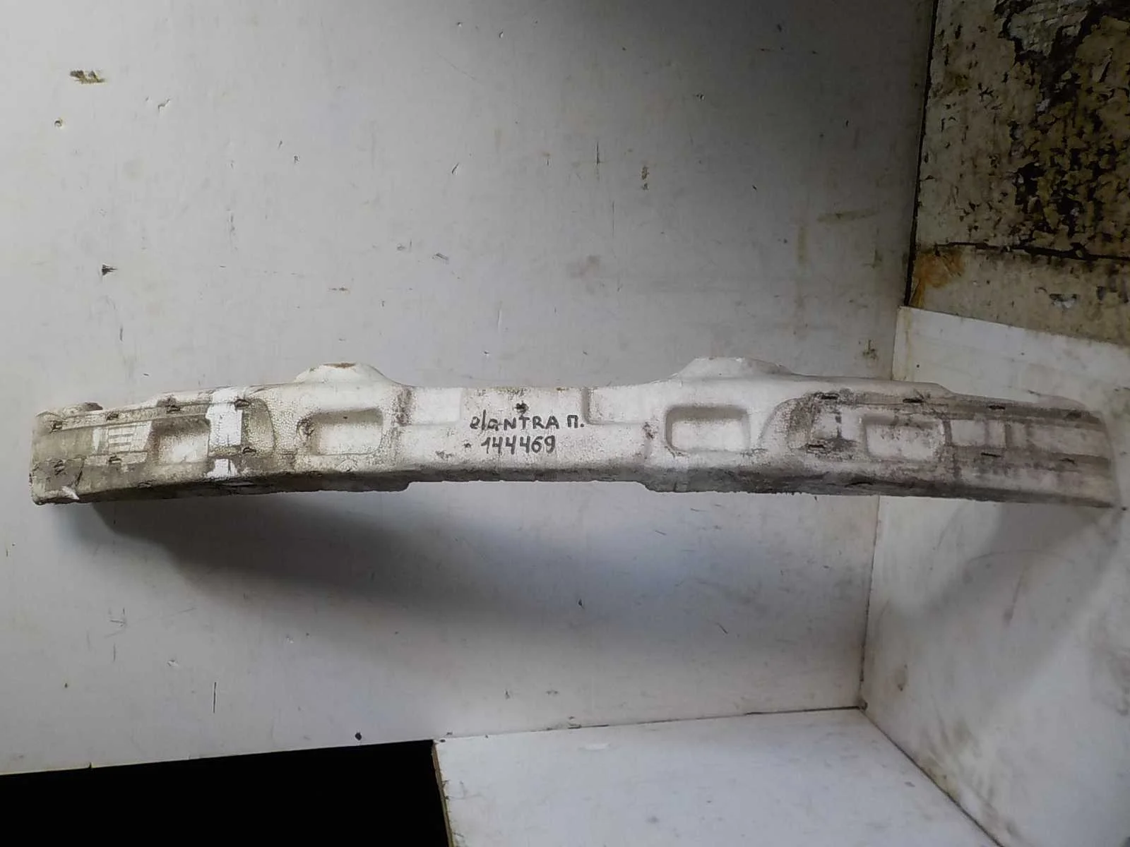 Абсорбер бампера Hyundai Elantra III рестайлинг (2003—2010) Перед