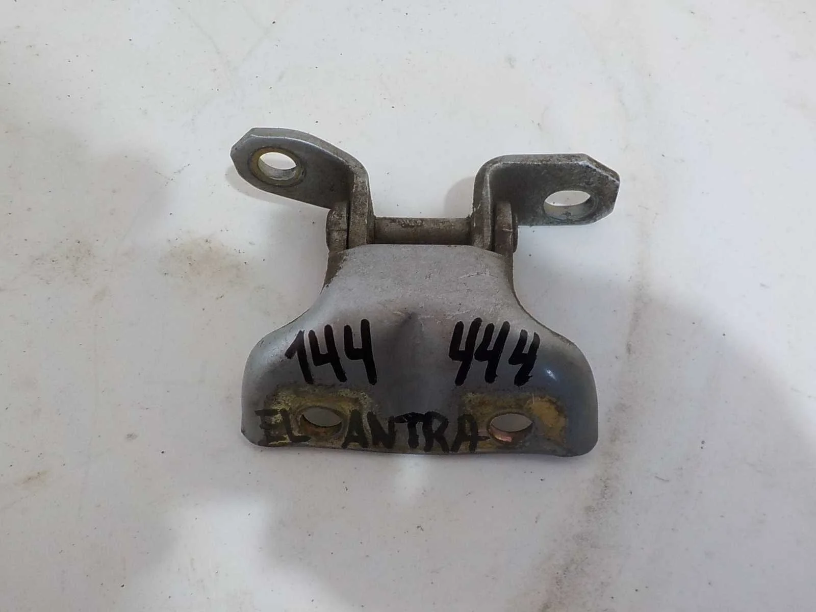 Петля двери Hyundai Elantra IV (2006—2011)