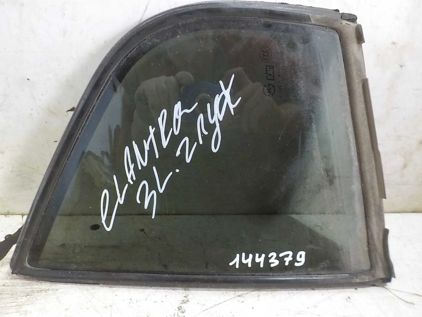 стекло Hyundai Elantra I (1990—1995) Зад Лево